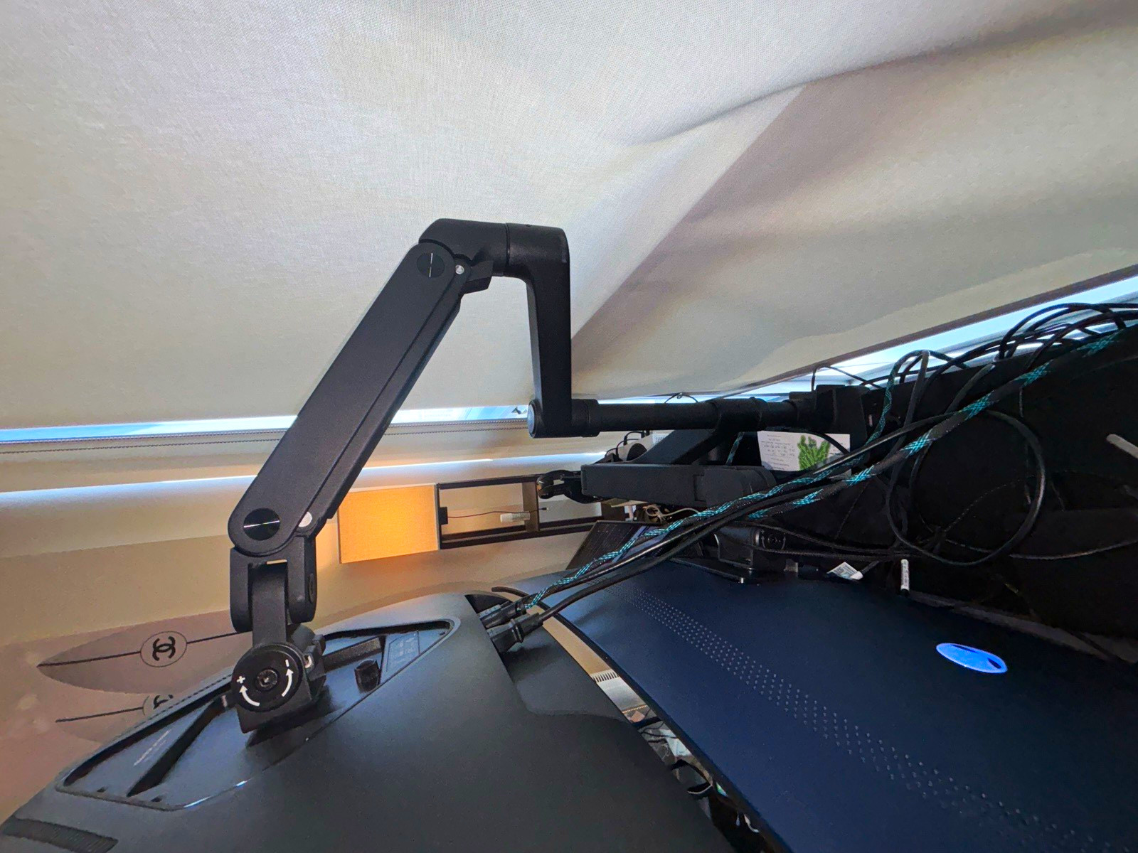 ARES WING Dual Vertical Desk Mount Arm 17-49in VESA 75/100 Tilt Rotate USB