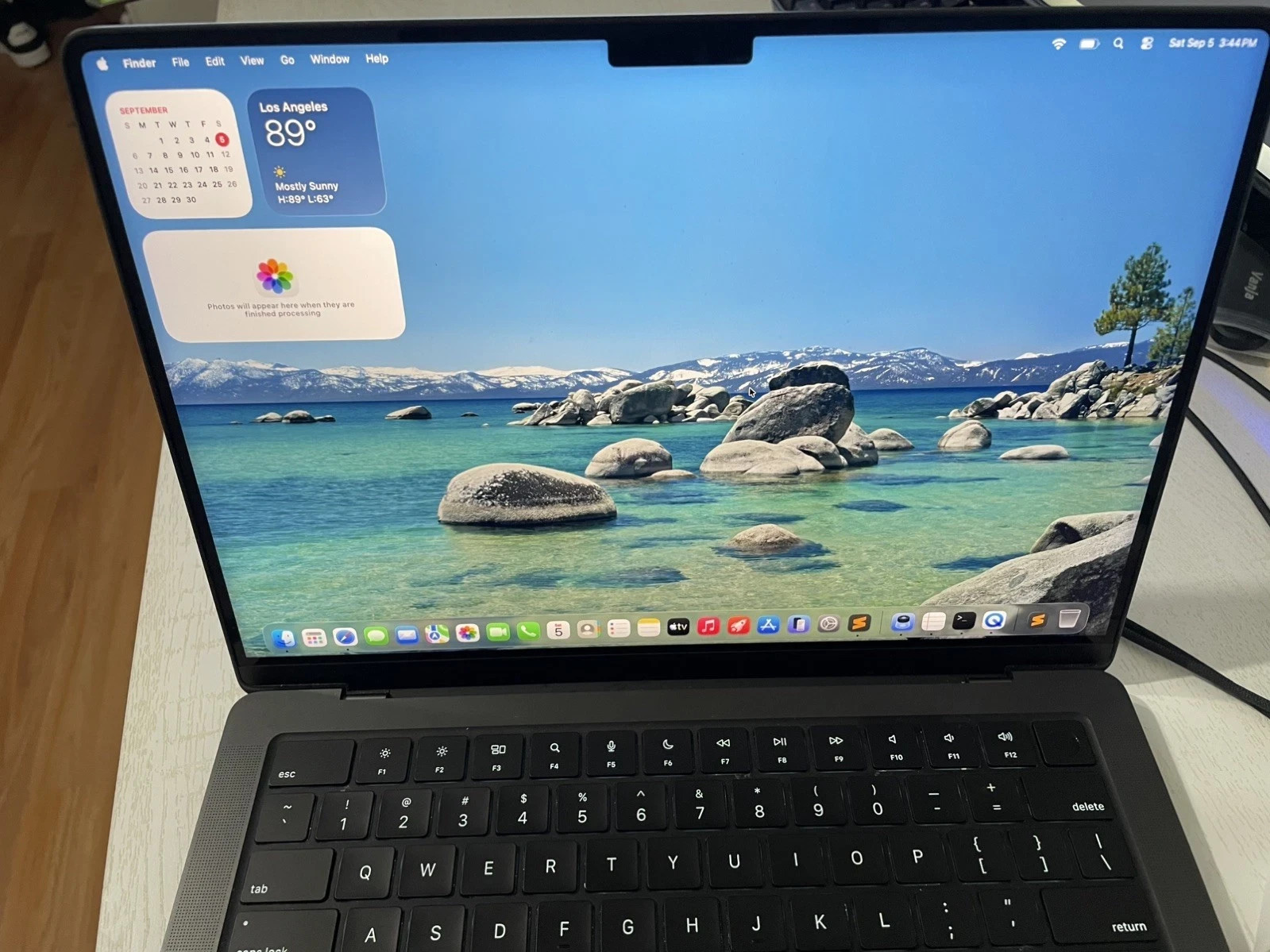 Apple MacBook Pro 14 inch/M4 Chip/ 16GB RAM / 512GB SSD ''Rеаd dеѕсriрtiоn '