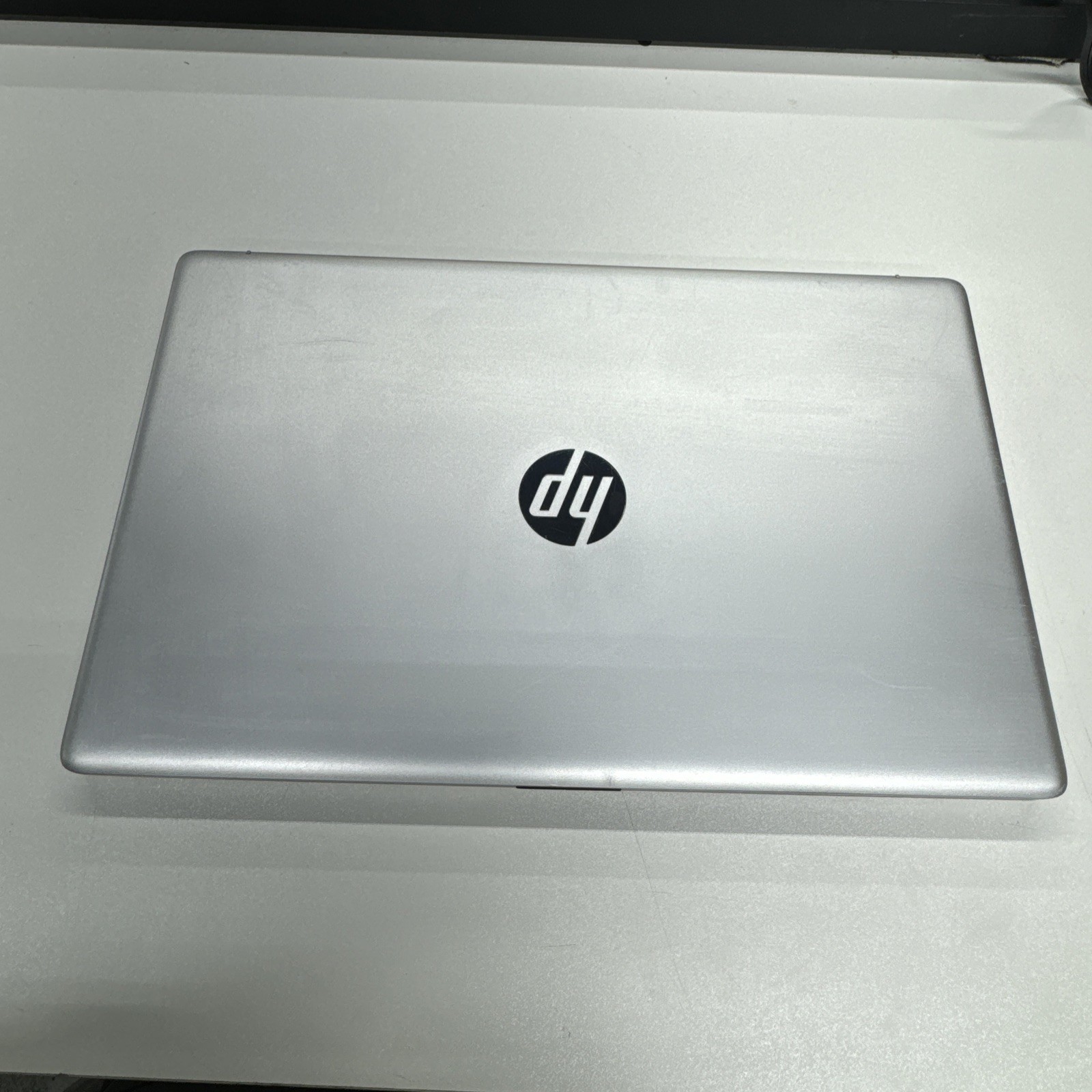 HP 17in. CP2033DX.       USED.