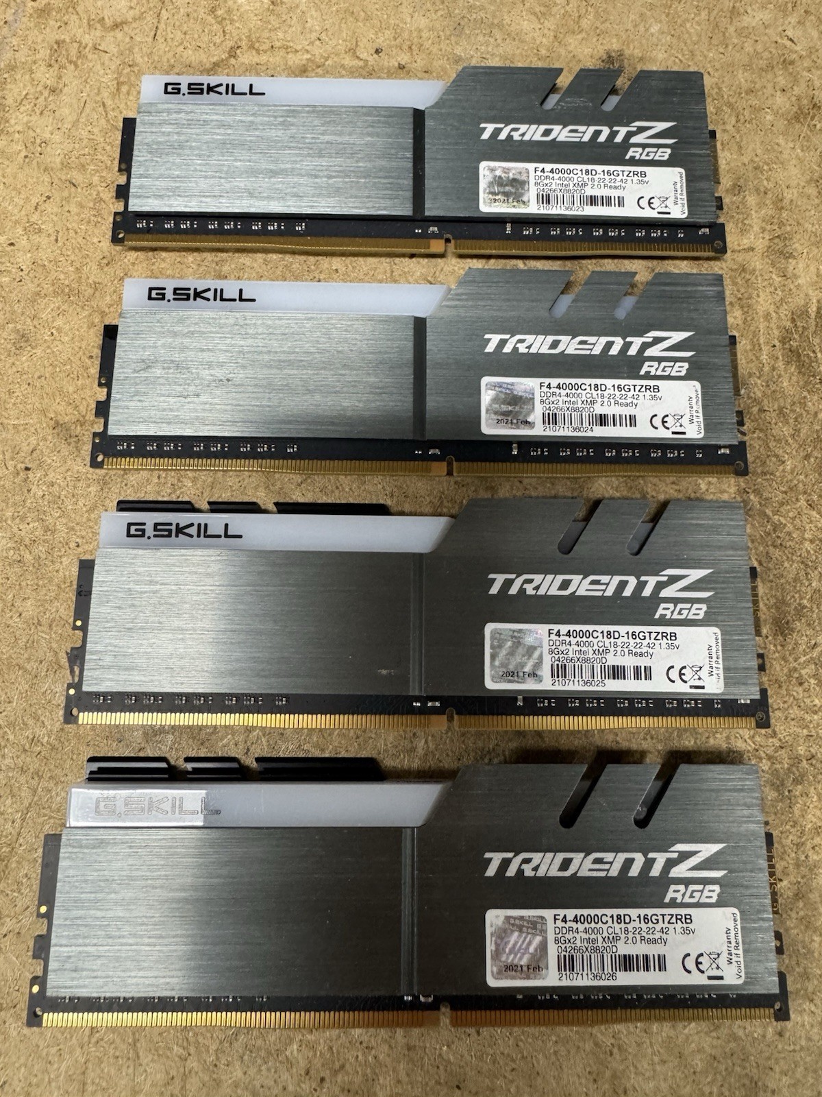 G.SKILL Trident Z RGB 32GB (4X8GB) DDR4-4000 DIMM F4-4000C18D