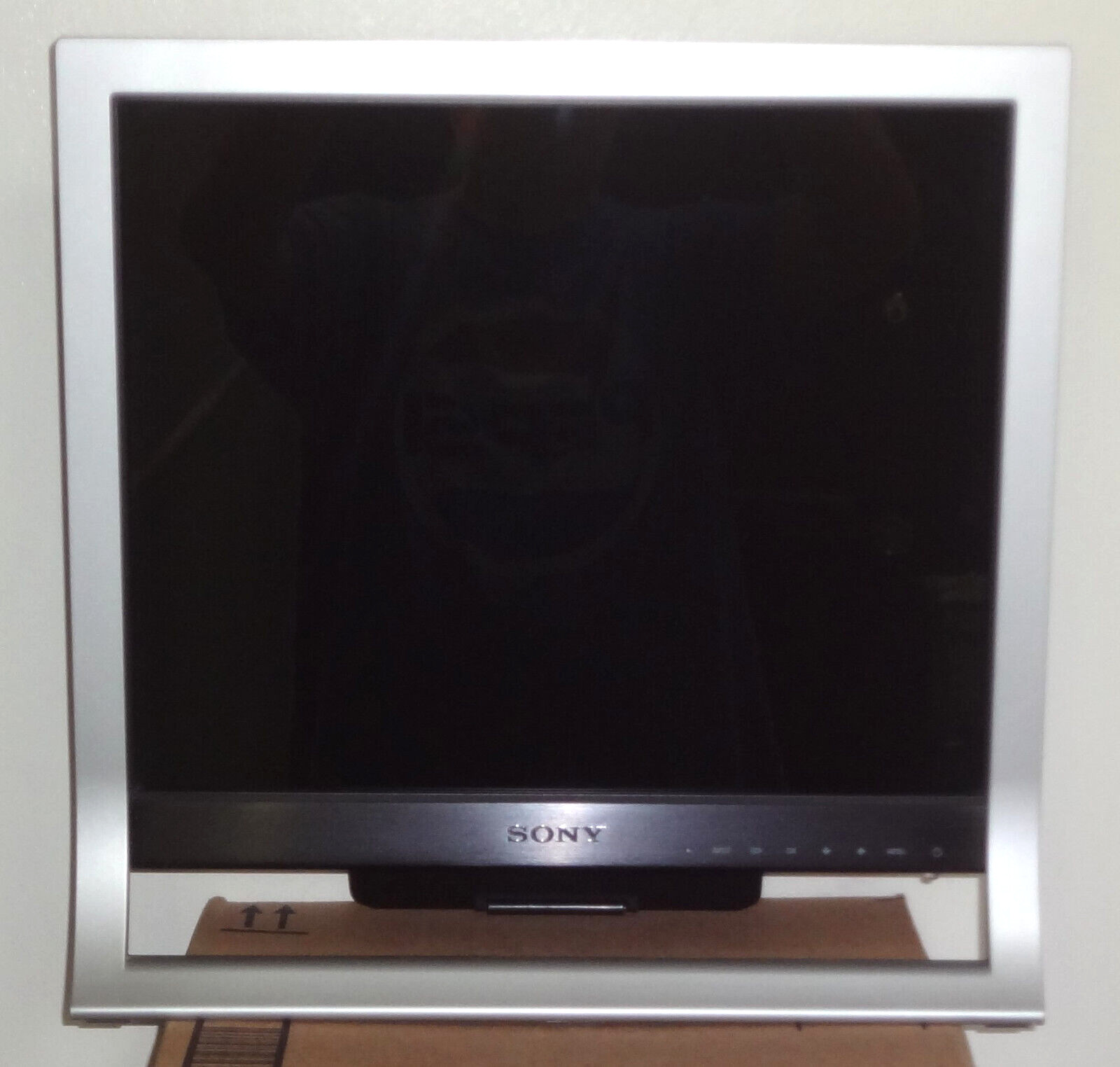 SONY SDM-HS75P TFT LCD 17" PC MONITOR 1280x1024 & DVI to HDMI CABLE RETRO GAMING
