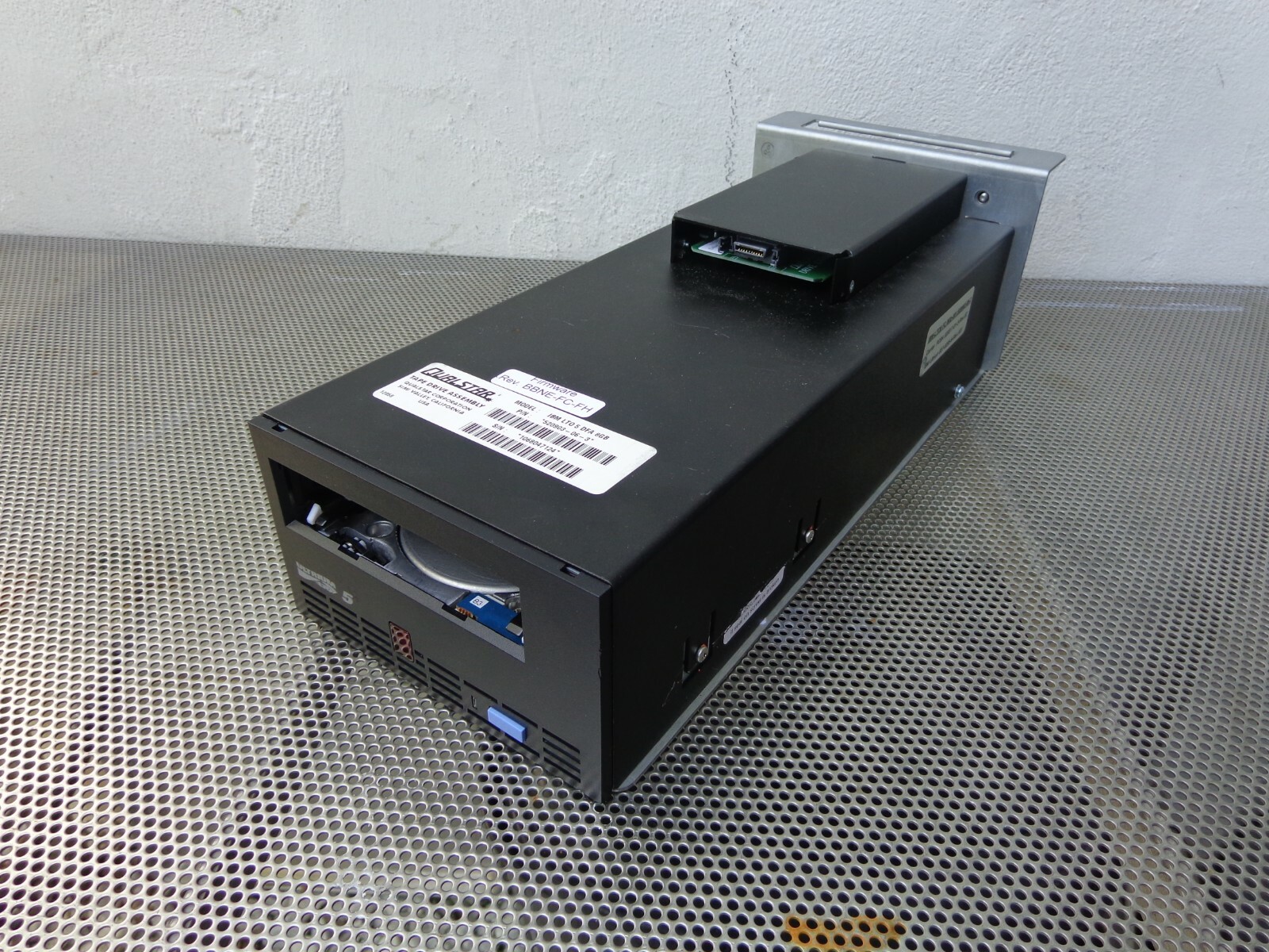 Qualstar IBM LTO5 DFA 8GB Tape Drive LTO5 FC 8GB Ultrium5 520903-06-3 637-0255-9