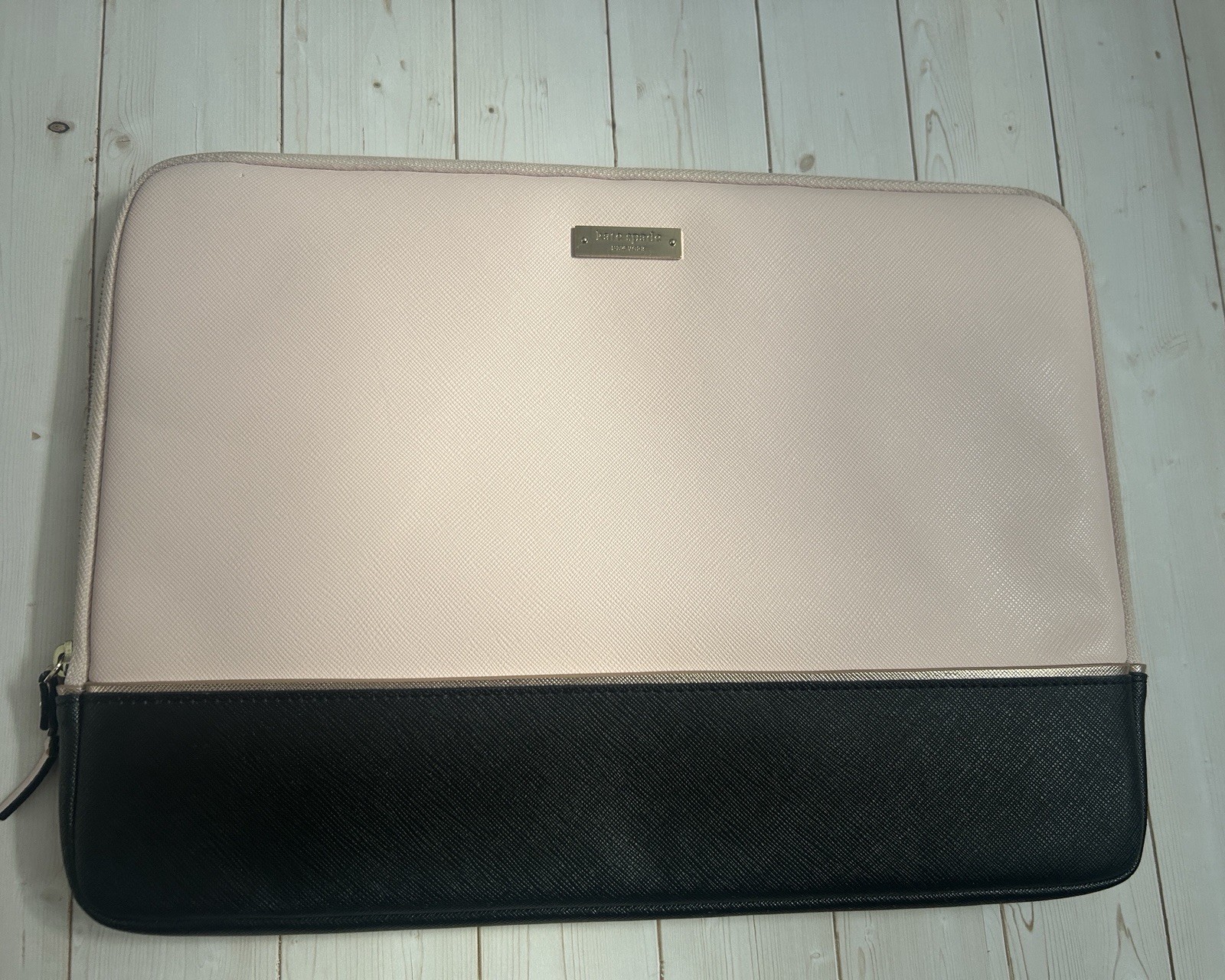 Kate Spade Laptop Case Sleeve Zip around Colorblock Blush Pink & Black 10x14 EUC