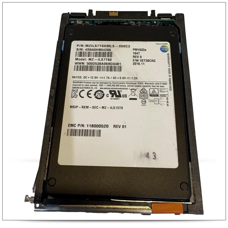 SAMSUNG MZ-ILS7T60 PM1633a Series 7.68TB 12Gbps SAS 2.5” SSD EMC Caddie