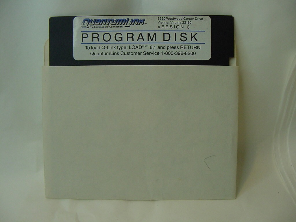 VTG COMMODORE 64 SOFTWARE FLOPPY DISC  - QUANTUM LINK PROGRAM DISK