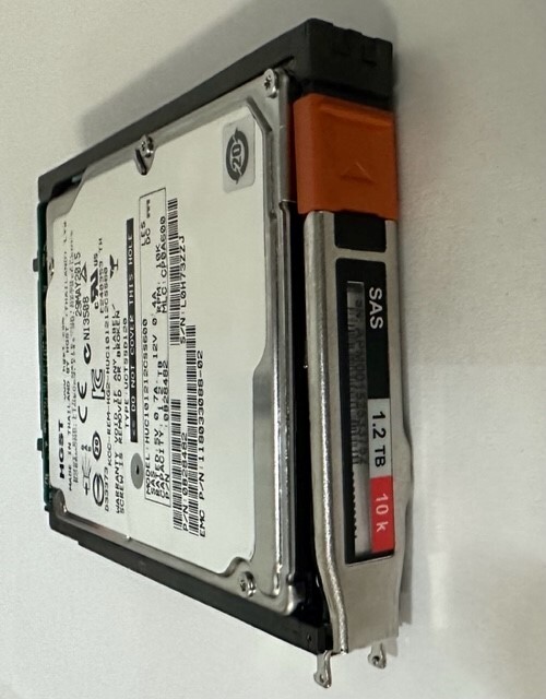 HUC10121CLAR1200 - EMC 1.2TB 10K RPM SAS 2.5" HDD for VNX5200, 5400, 5600, 58...