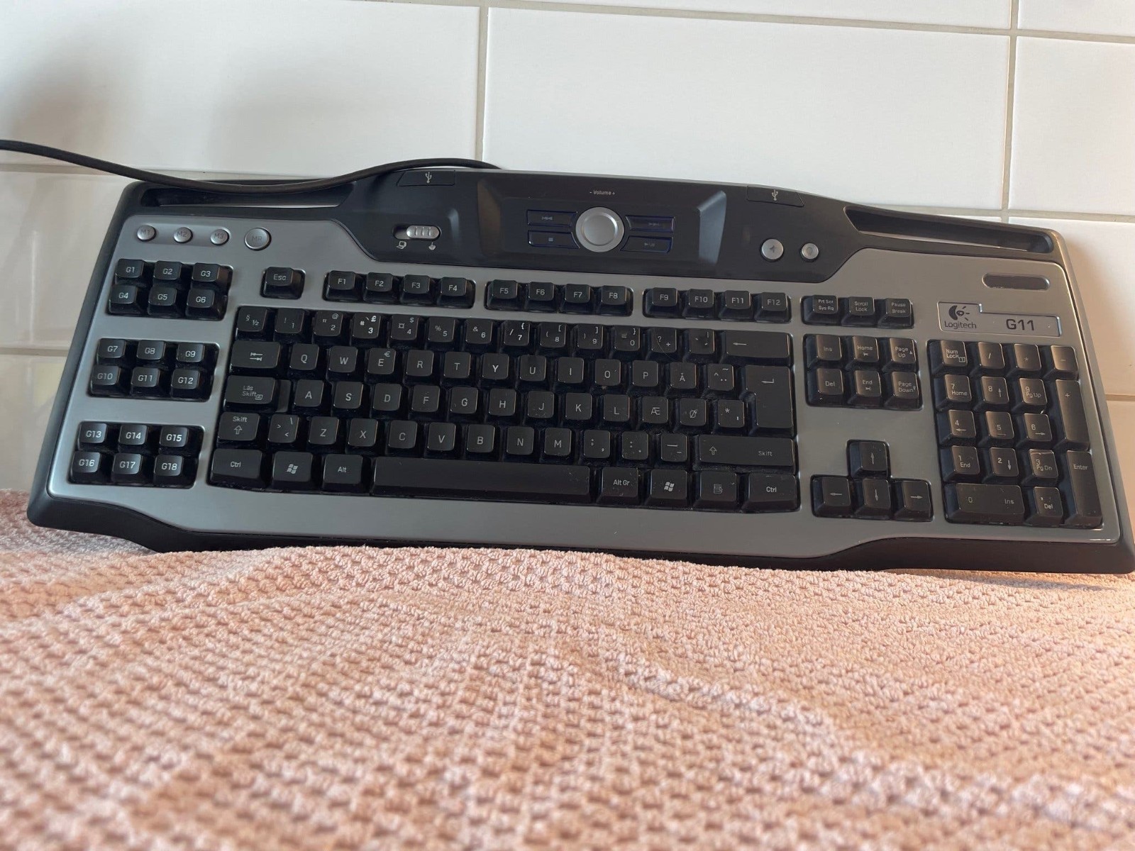 Logitech G11 & Razer Naga Molten Special Edition