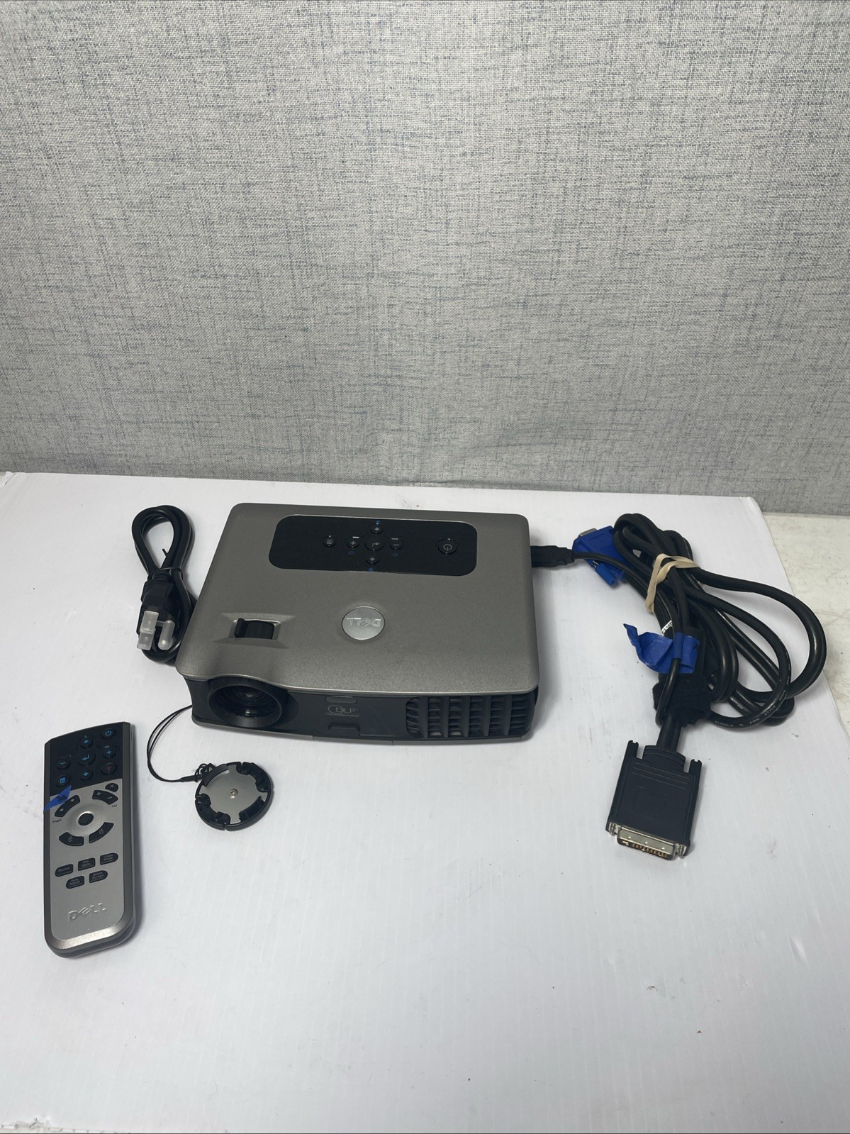 Dell 3400MP DLP HDMI/VGA/Component Projector - w Remote Pre owned