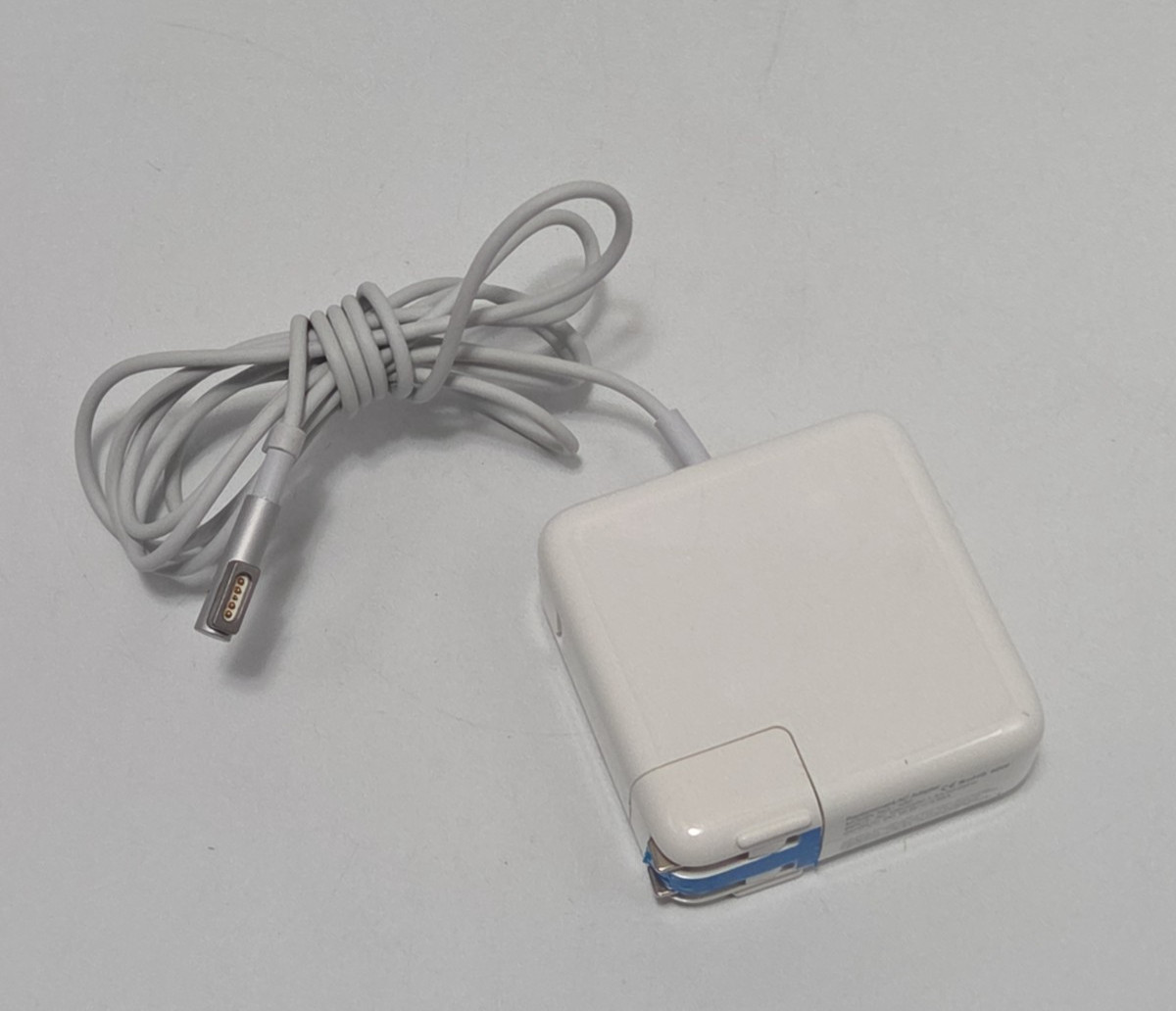 Apple Compatible Rohs 60W Portable Power Adapter Model A60 AC 100-240V DC 16.5V