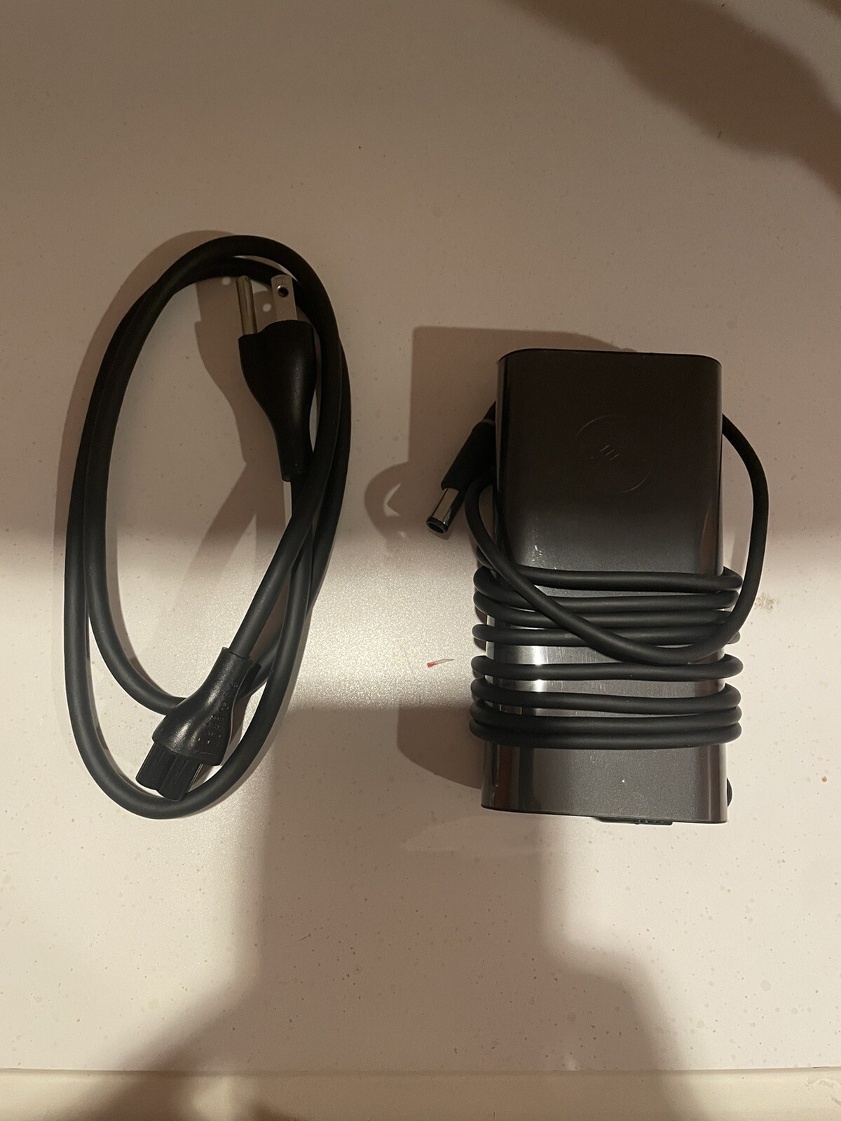 Dell Slim Power Adapter, 90-Watt (MKN5F)