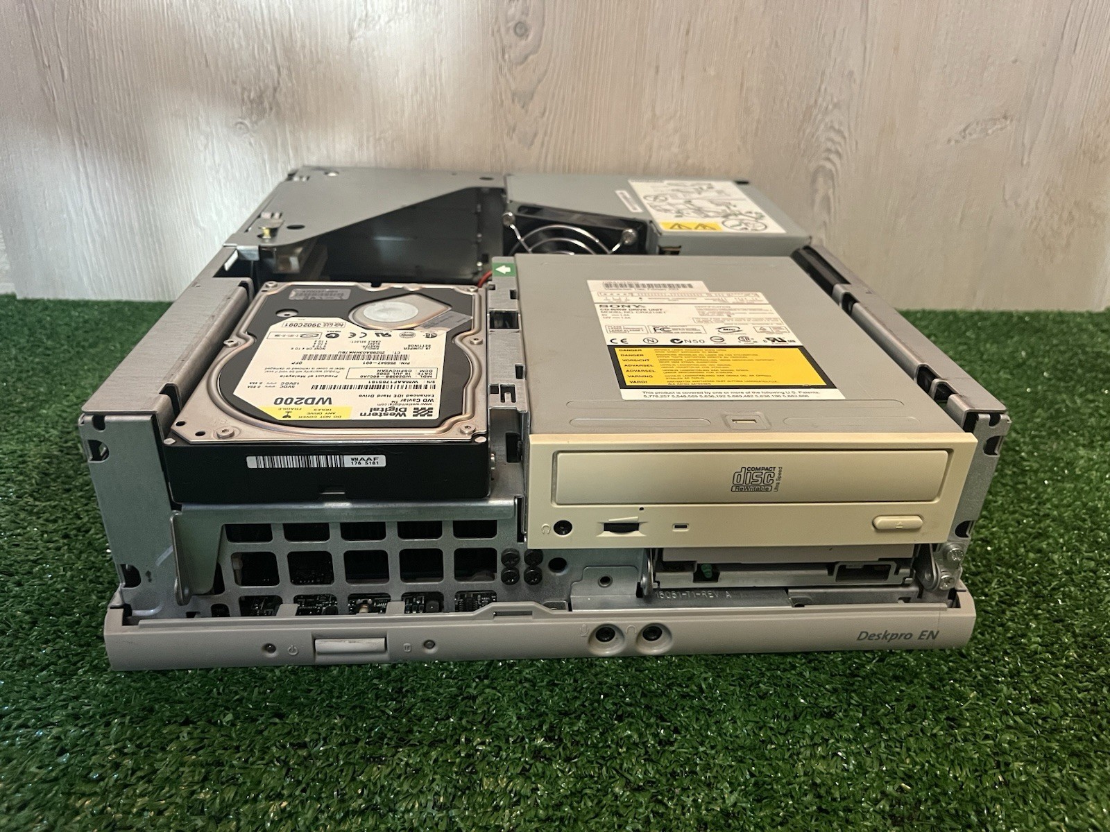 HP Compaq Deskpro EN P3 800MHz 256MB 20GB IDE Vintage PC