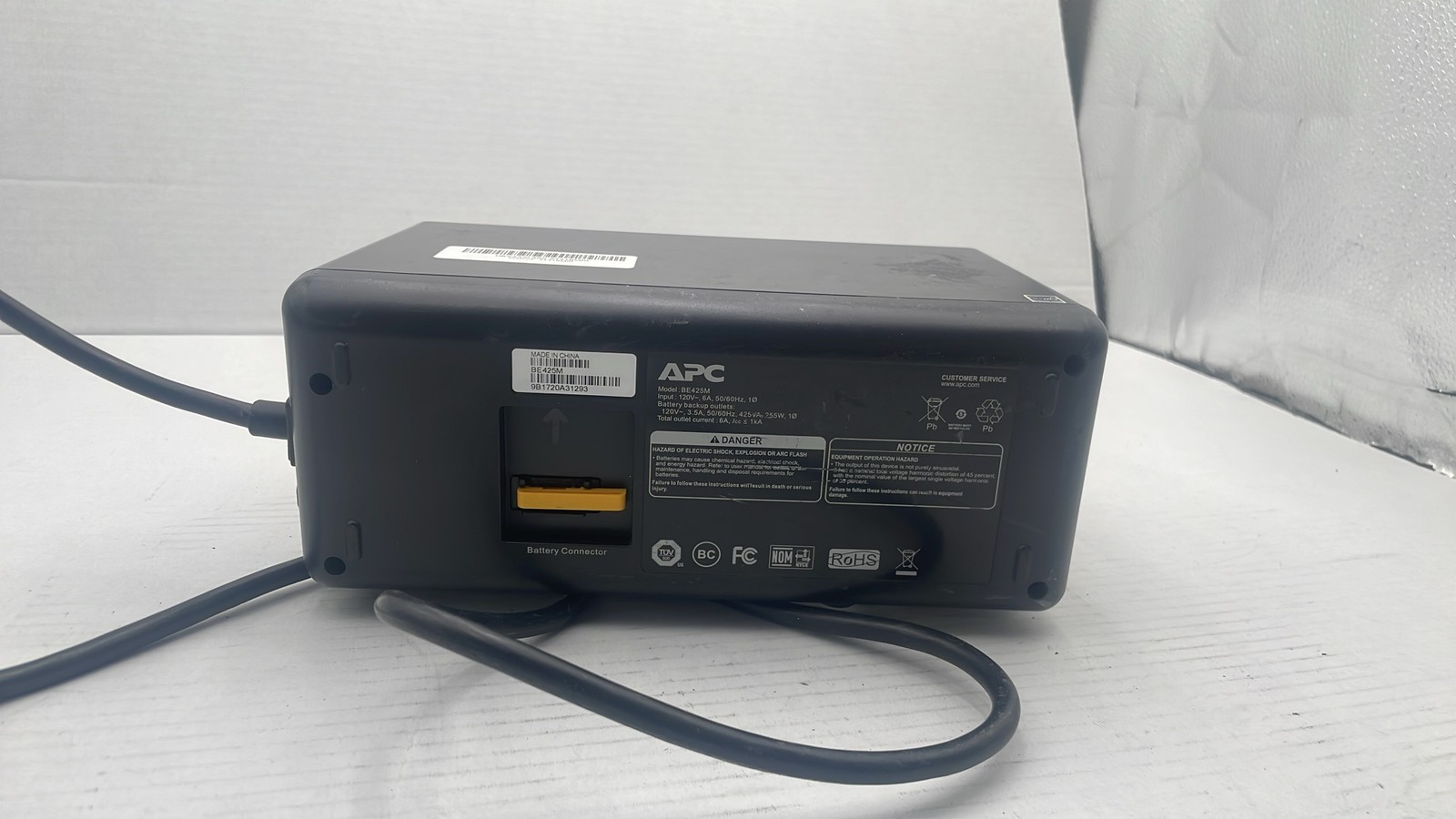 APC Back-UPS 425 BE425M 425VA 255W 6-Outlet UPS Black