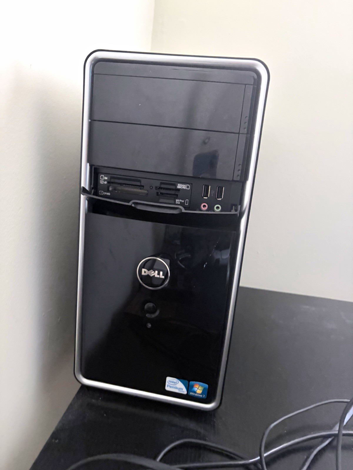 Dell Inspiron 560 Tower Desktop PC Intel Pentium Windows 7 Black 500 GB HDD