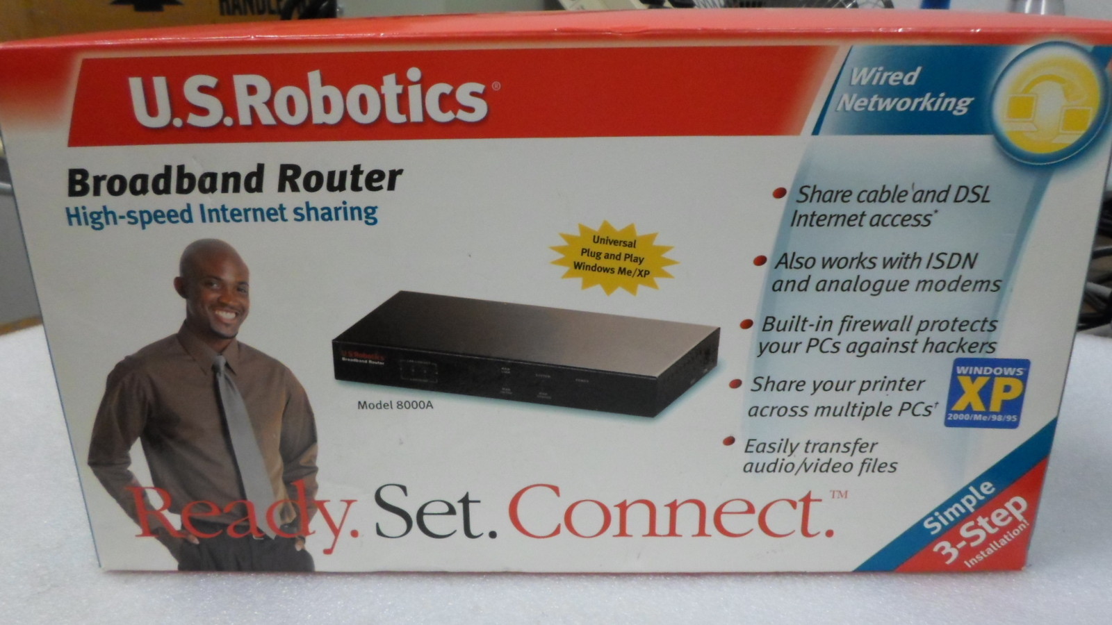 US ROBOTICS 8000-02  BROADBAND ROUTER bundled w/AC ADAPTER