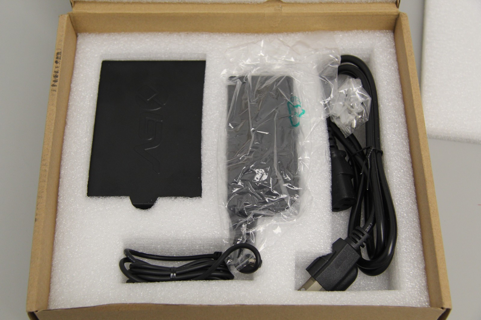 Brand New BV-Tech POE-SW502 6 Port 4 PoE+ Ports With 2 Uplink Switches