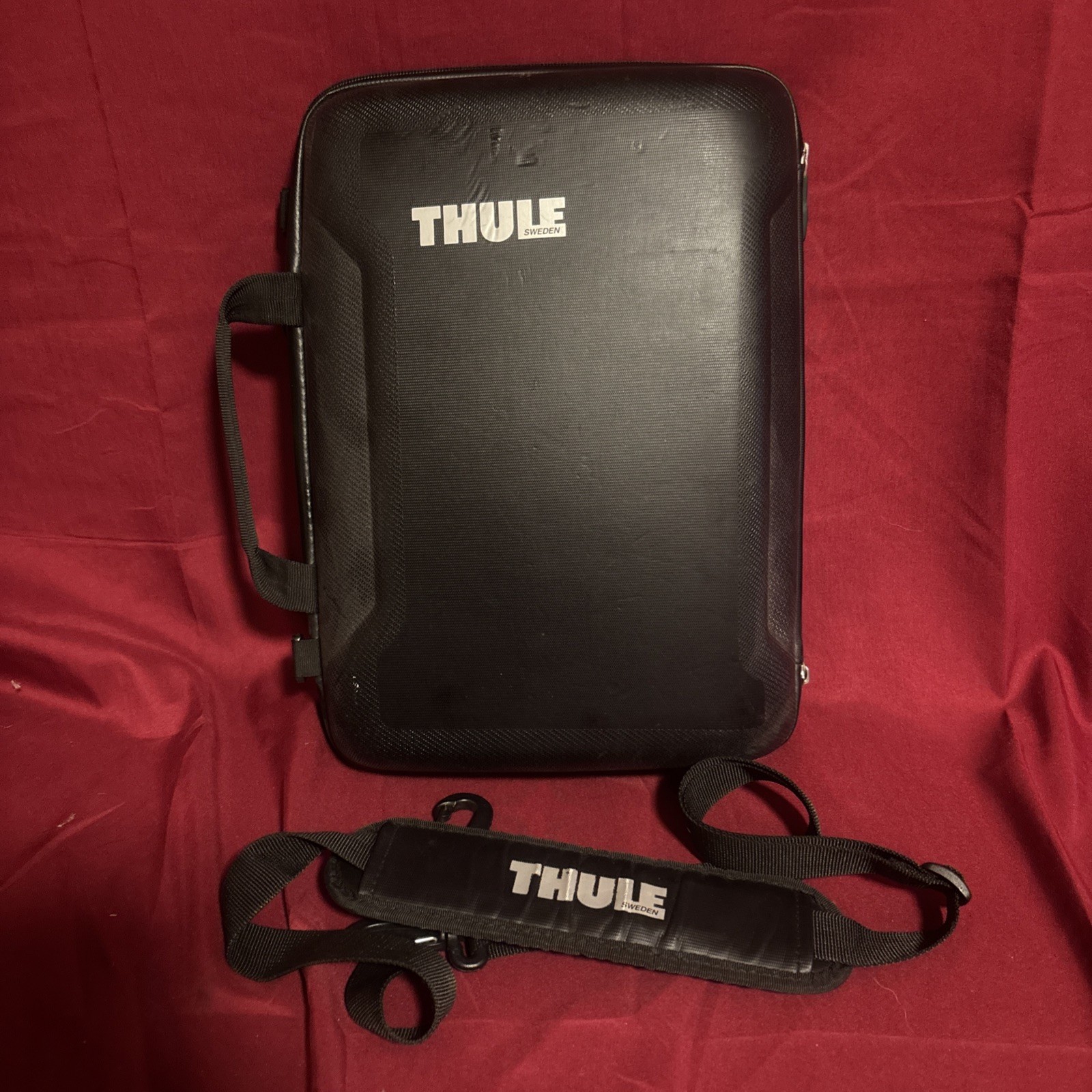 THULE Gauntlet Hard Shell 14" Laptop Tablet Case Cover Shoulder Bag