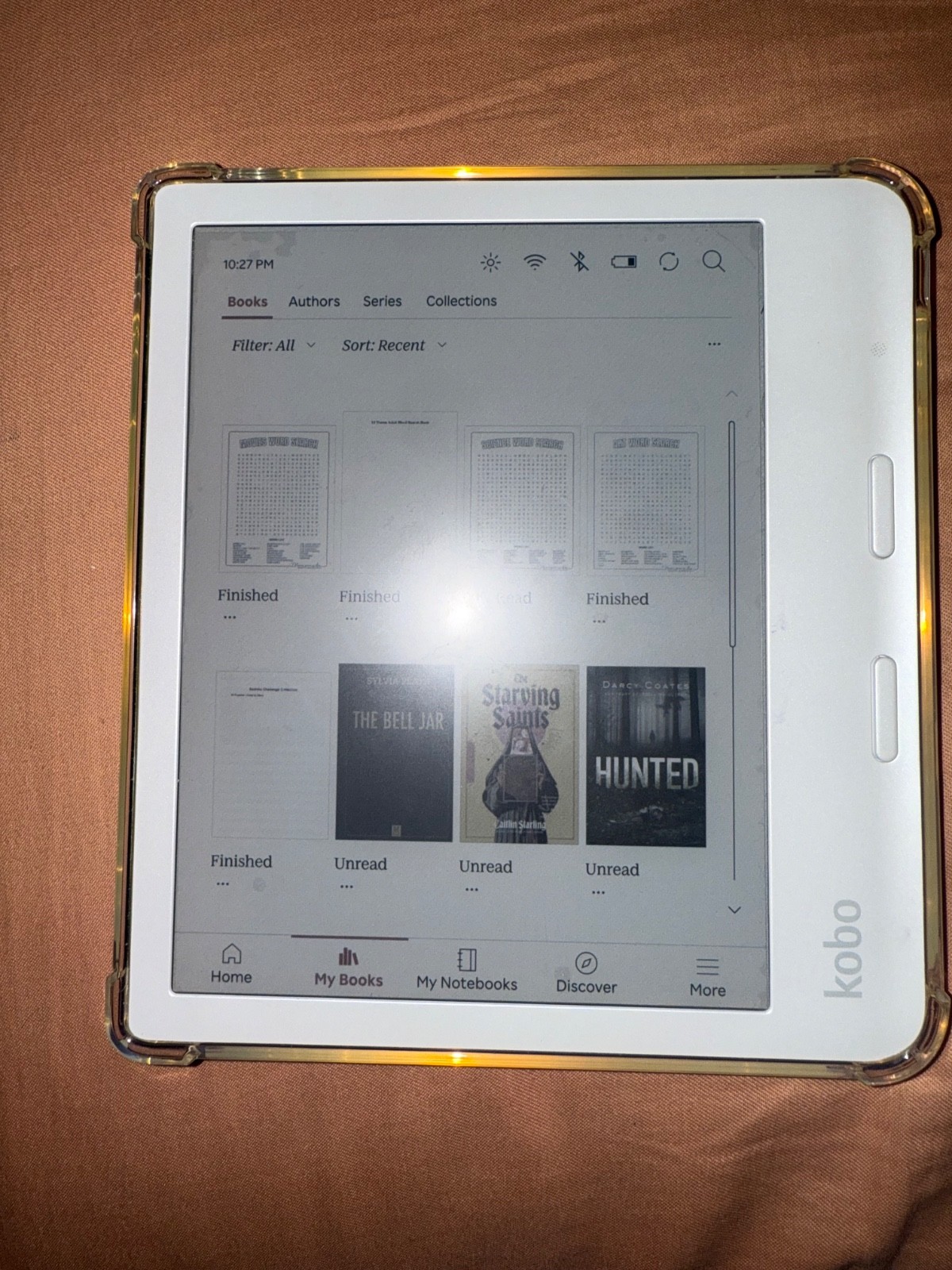 Kobo Libra Colour  E-reader White 32 gb slightly used, waterproof BUNDLE