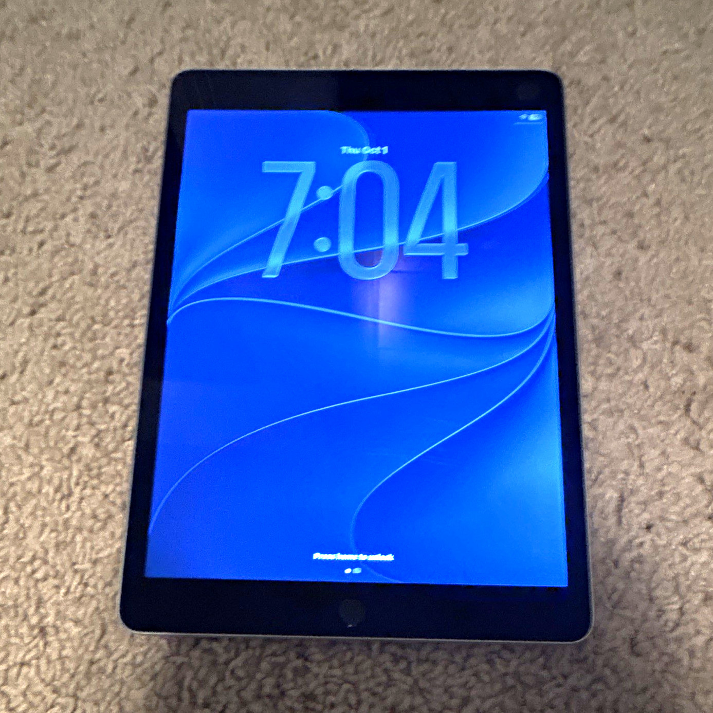 Apple IPad 9 64GB (minor wear) tested works