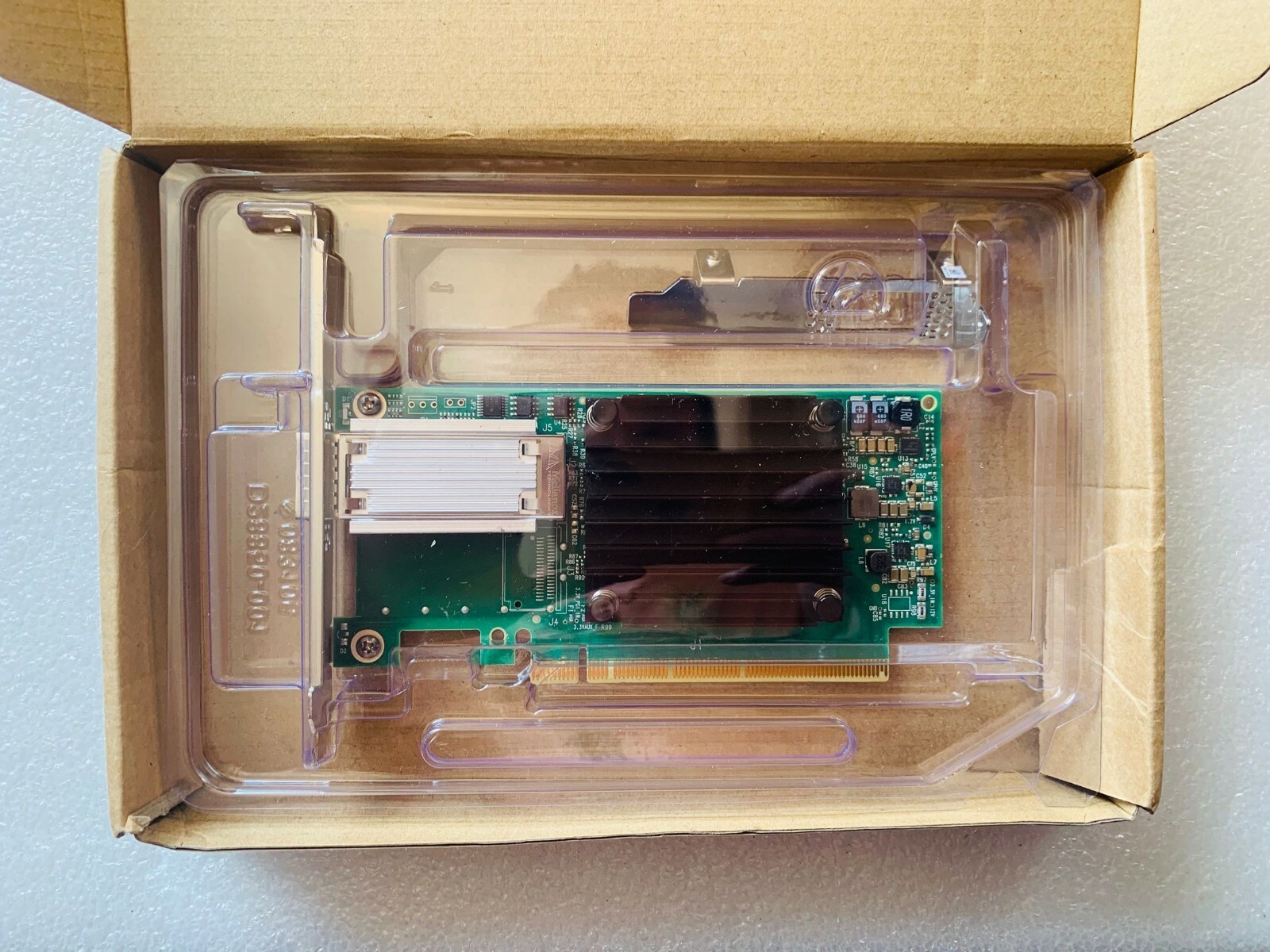 HPE 825110-B21 / 825315-001 / 828107-001 HPE 1-Port 100Gb 840QSFP28 Adp CX455A