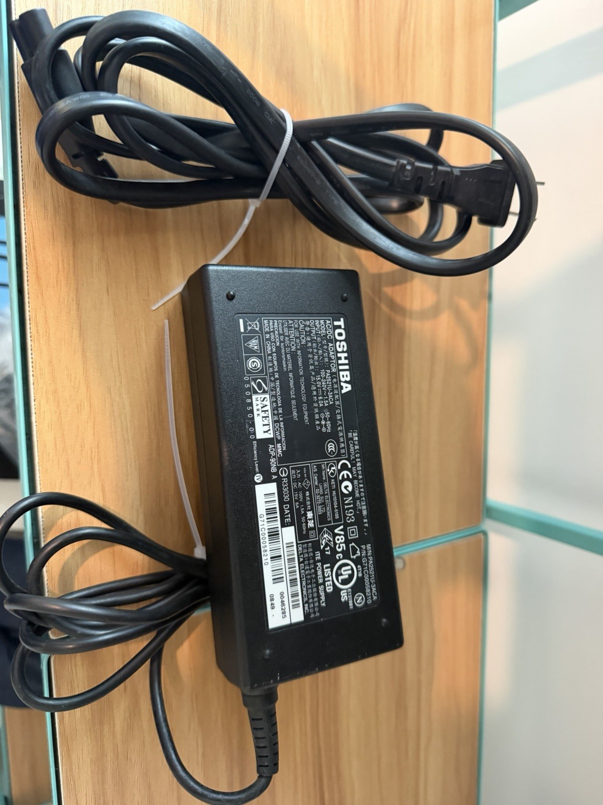 Genuine Toshiba Laptop Charger AC Power Adapter PA3714U-1ACA ADP-65JH AB 65W
