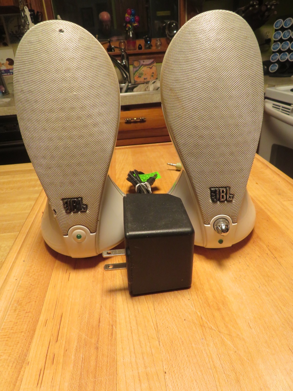JBL Duet by Harman Multimedia White Computer Speakers w/ Cords and AC Adapter