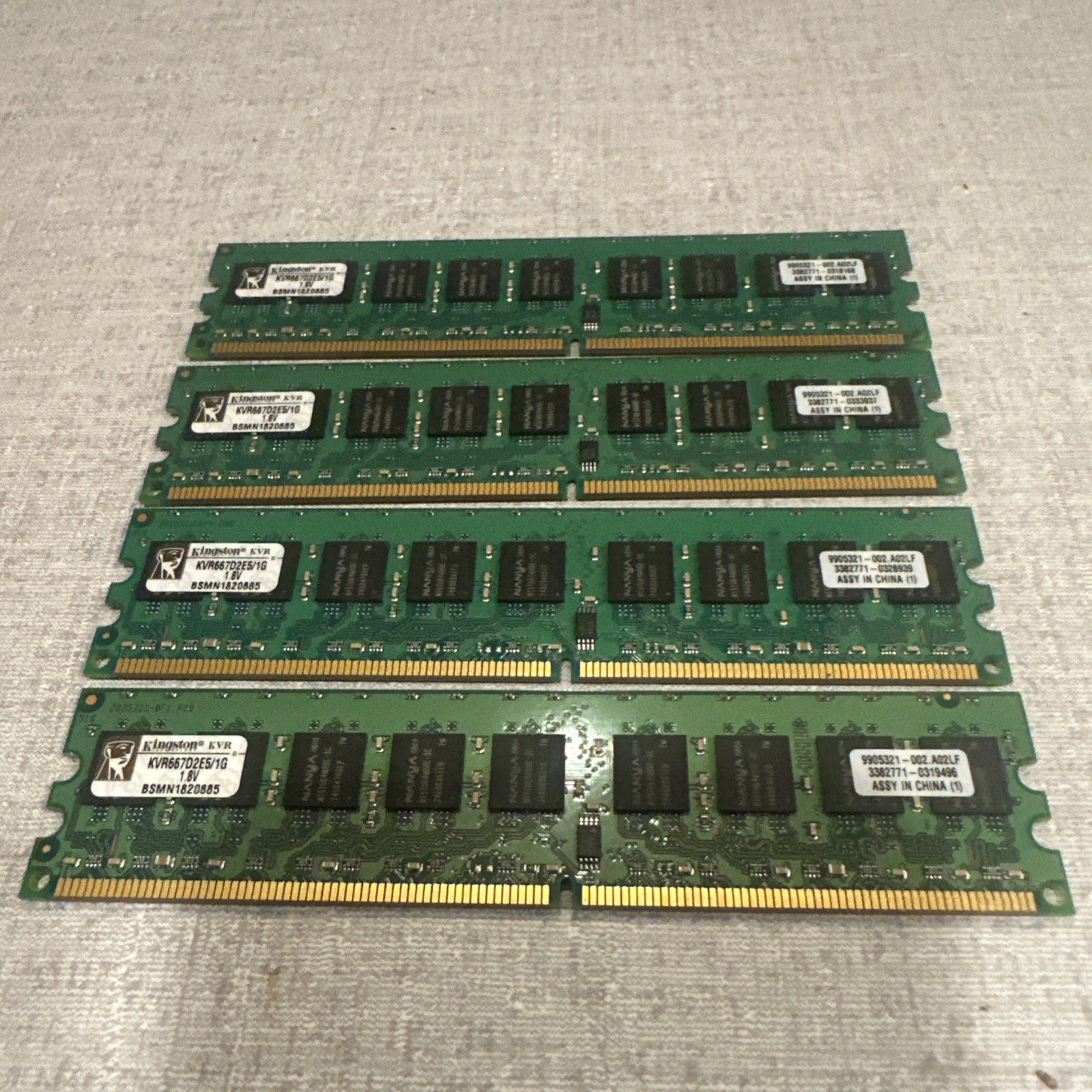 LOT OF 4 Kingston KVR667D2E5/1g 1.8V RAM