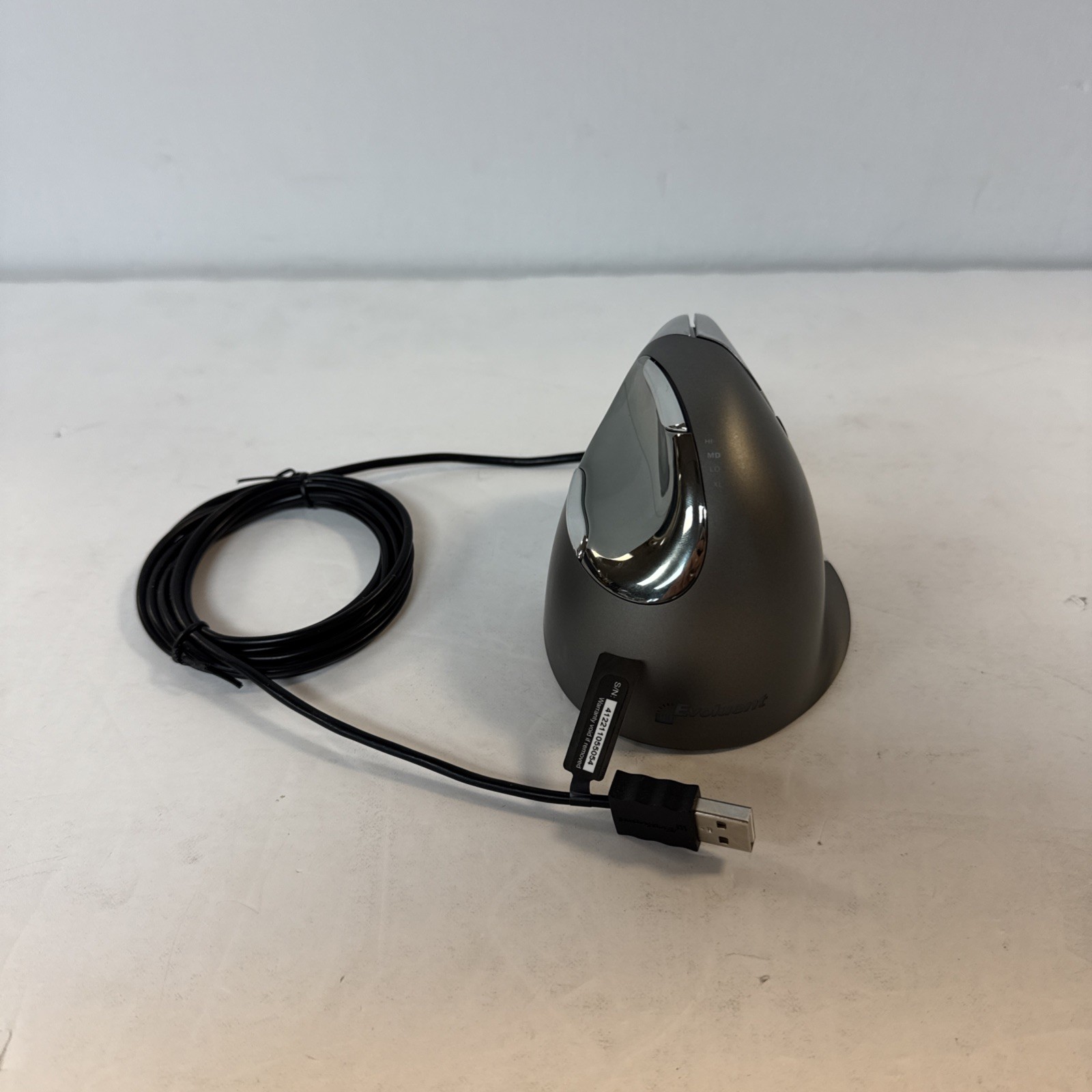 Evoluent VM4R Vertical Mouse 4 Right Handed Ergonomic Optical Wired USB.