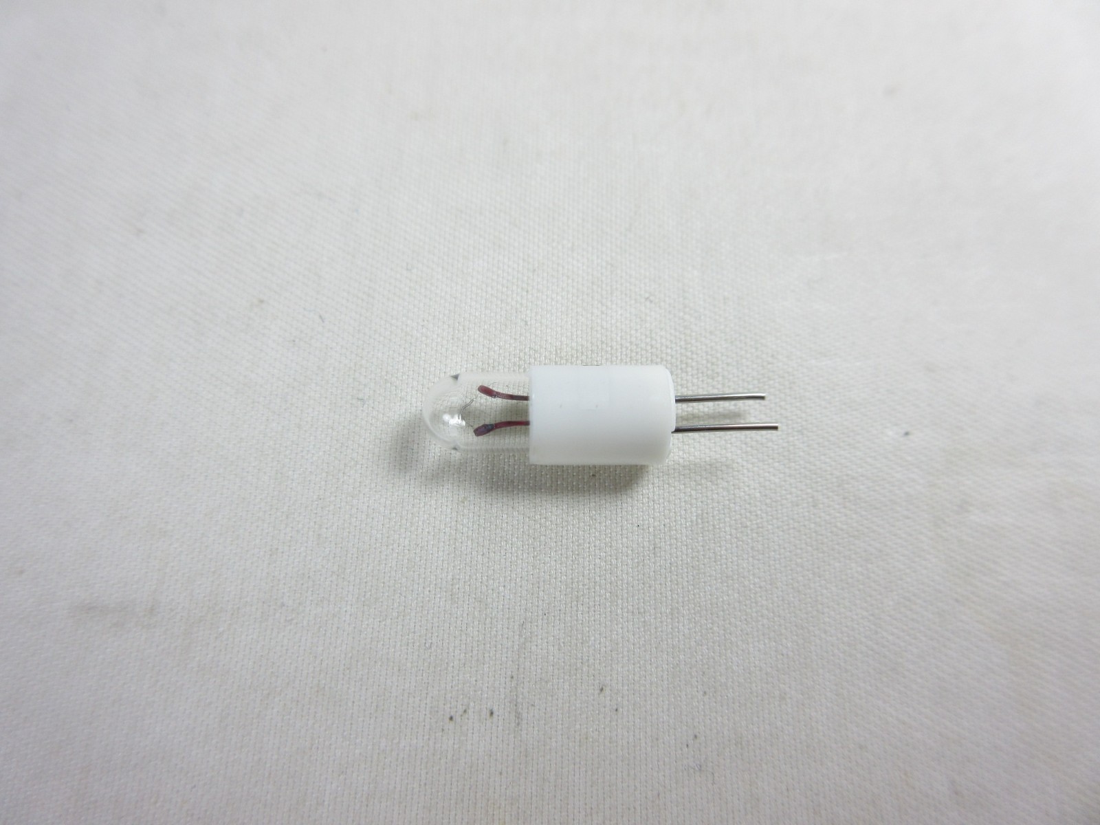 Apple  II+, IIe, Power On Lamp, Light Bulb, II, Incandescent, 5 V, 115 ma, New