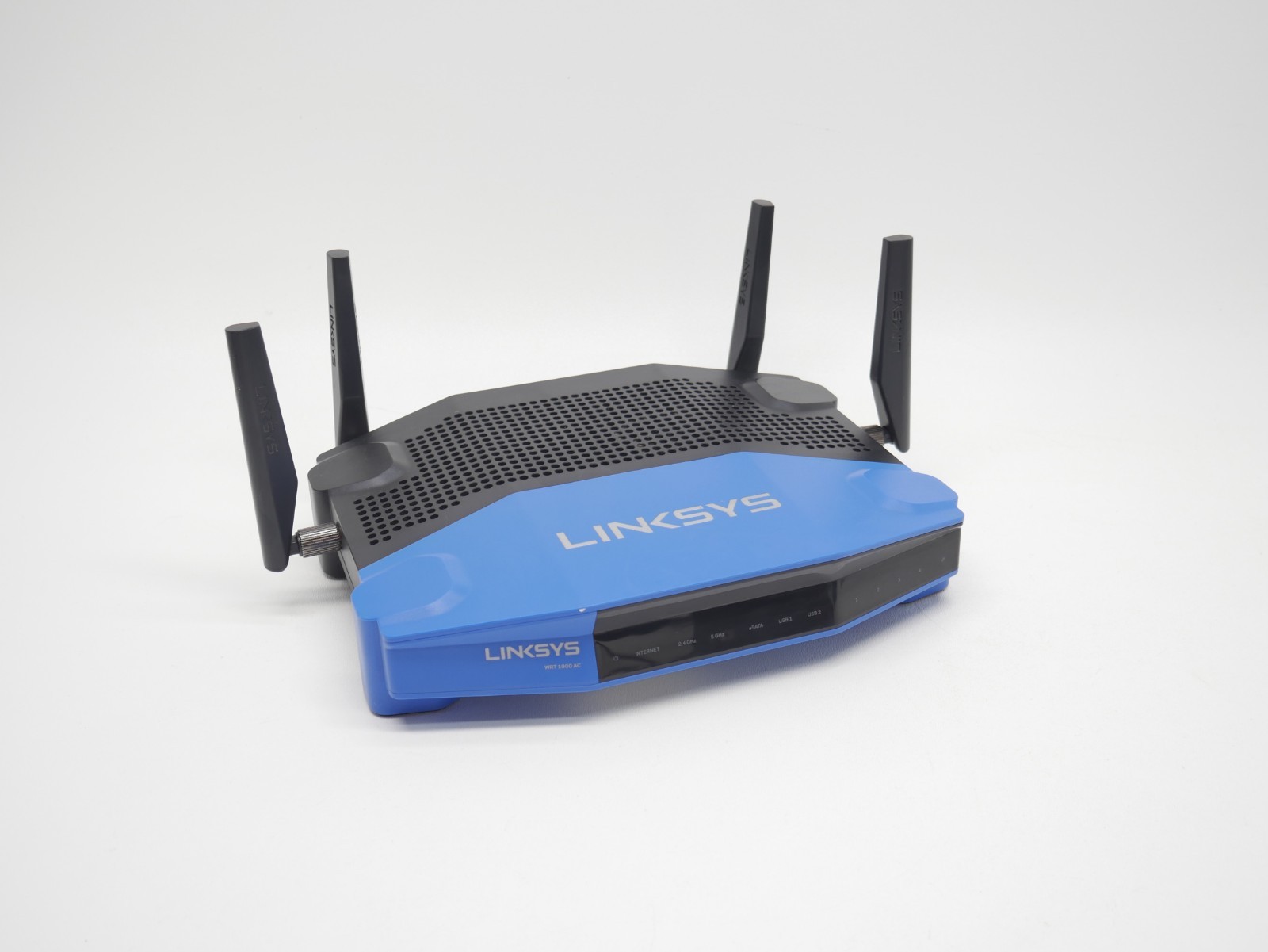 Linksys WRT1900AC 1300 Mbps 4 Port Dual-Band Wi-Fi Router, Tested & Works Great