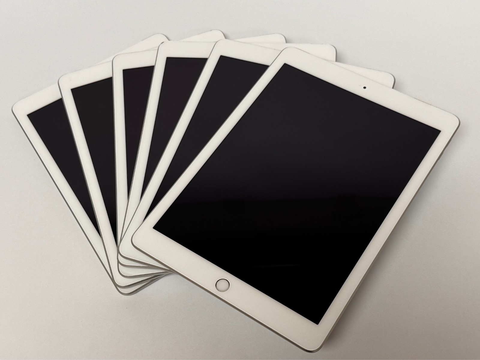 Lot of 6 Apple iPad 5  Gen Wi-Fi  + Cellular 32GB Tablet A1823 IOS 16