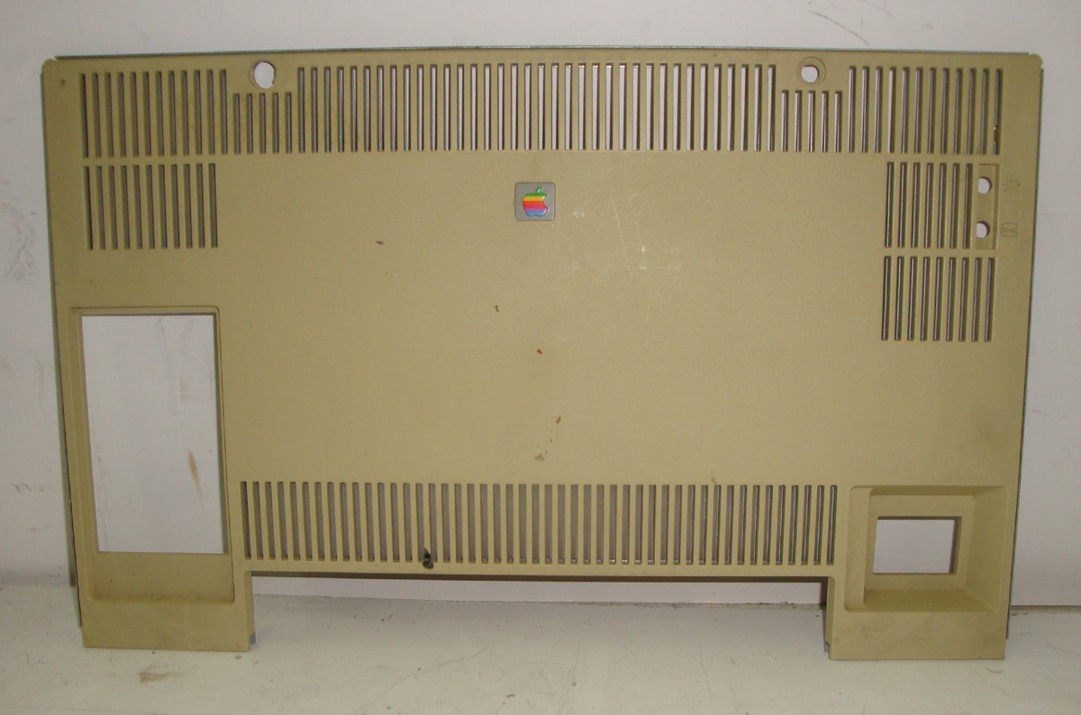 VINTAGE APPLE LISA  DESKTOP COMPUTER BACK PLATE IN  GOOD USED CONDITION