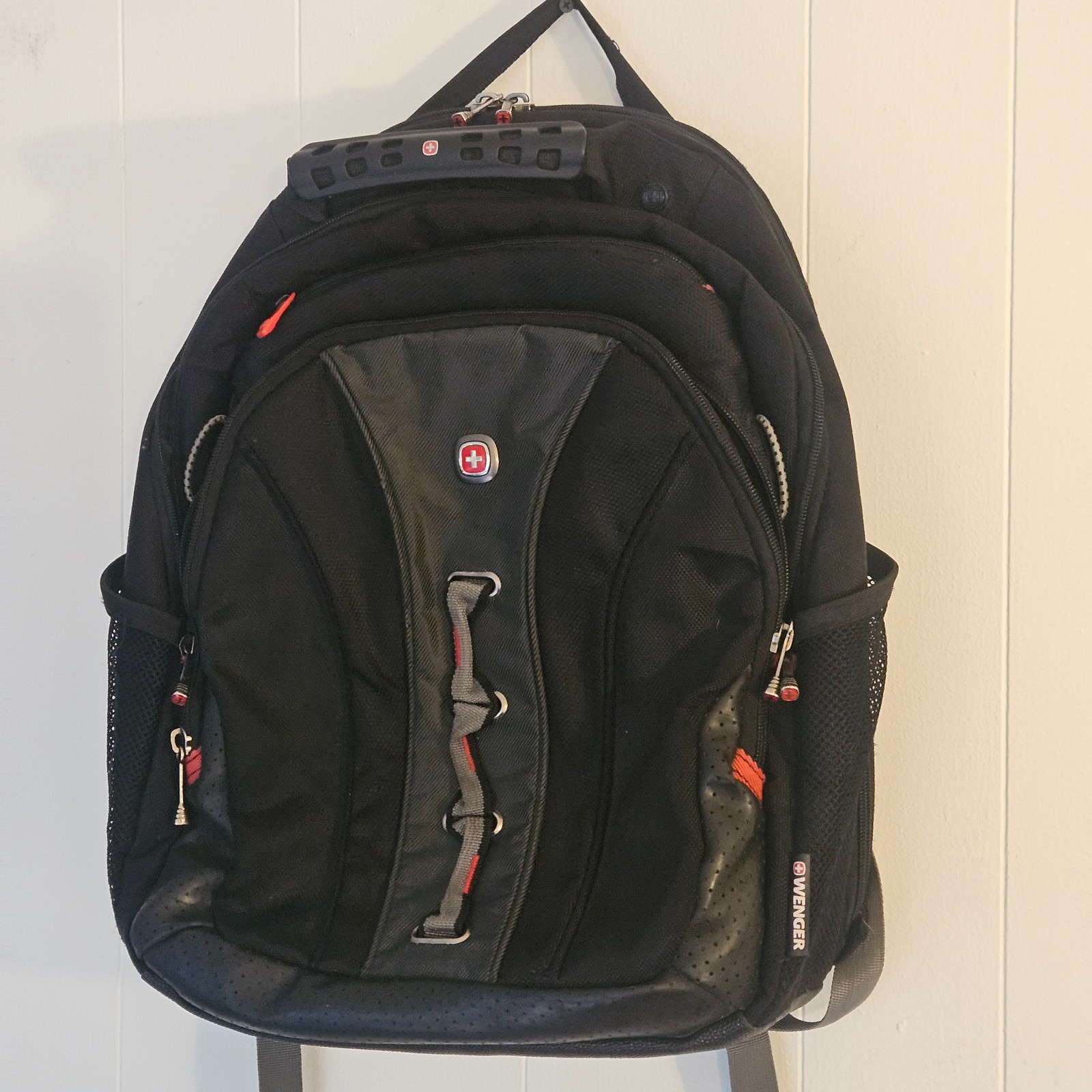 Wenger The Legacy Notebook Carrying Backpack Black / Gray 16” Laptop TSA Ready