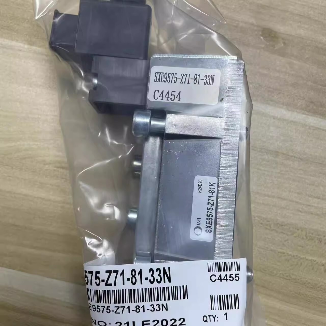1pcs IMI NORGREN Pilot Solenoid Valve SXE9575-Z71-81-33N