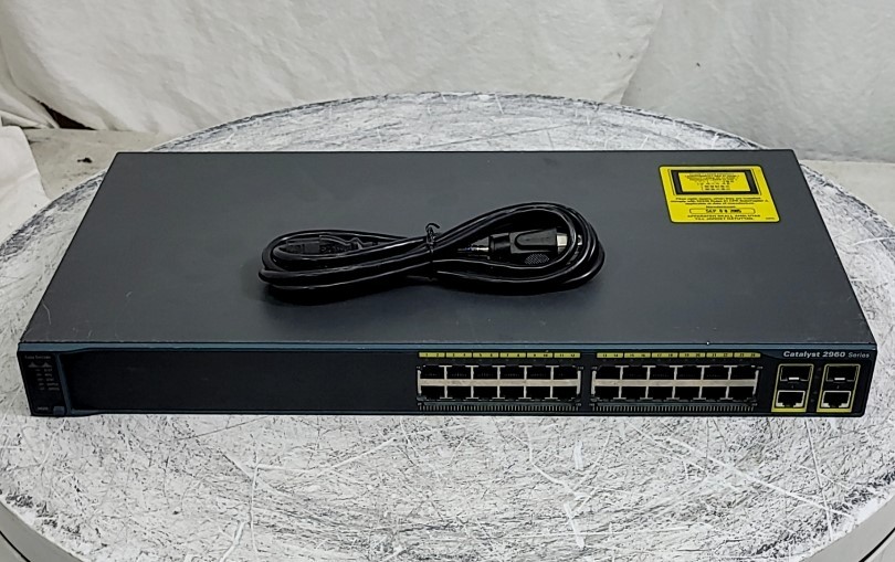 Cisco CATALYST 2660 WS-C2960-24TC-L V01 24-Port Ethernet Switch