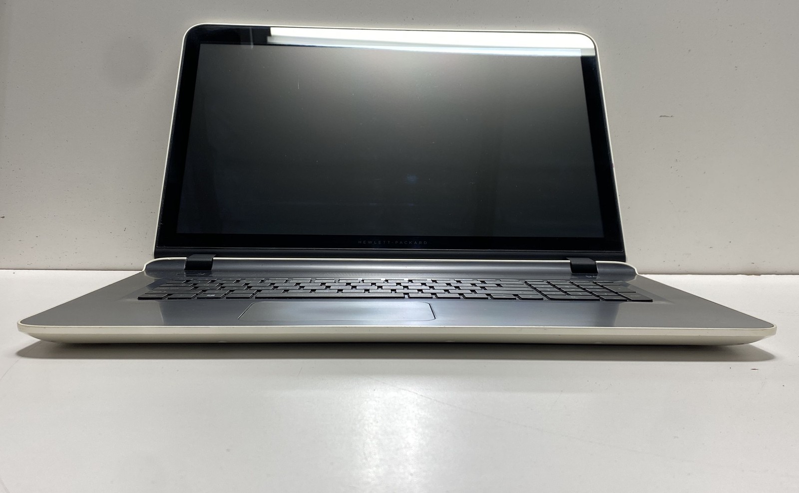 HP Pavilion 17-g148cy 17.3" Laptop Intel 1TB HDD Windows 10 Tested B&O Audio