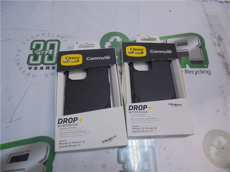 OtterBox 77-92611 Protective Case New Factory Sealed Lot of 2