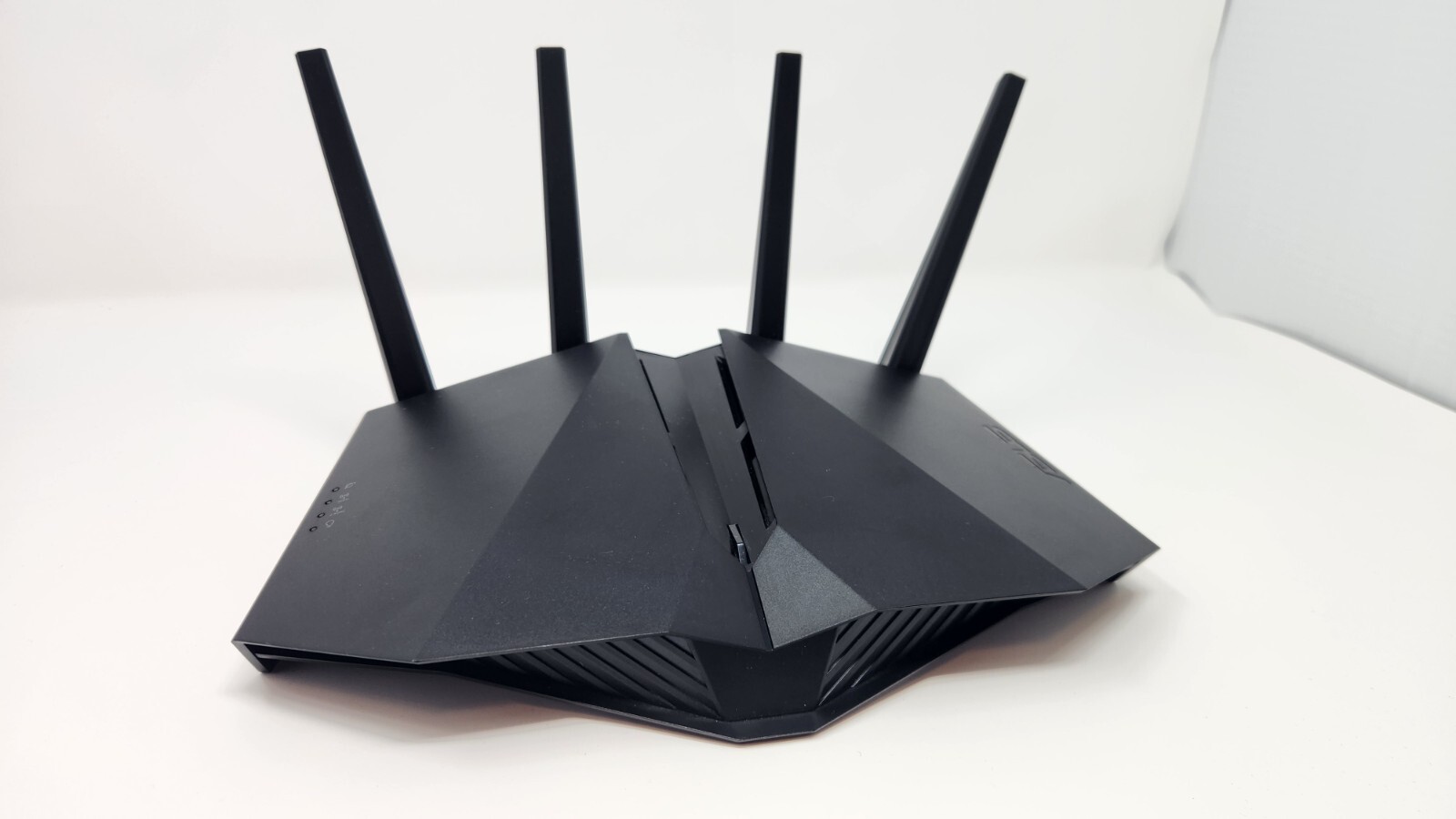 ASUS Dual-Band WiFi 6 Gaming Router (RT-AX82U AX5400)