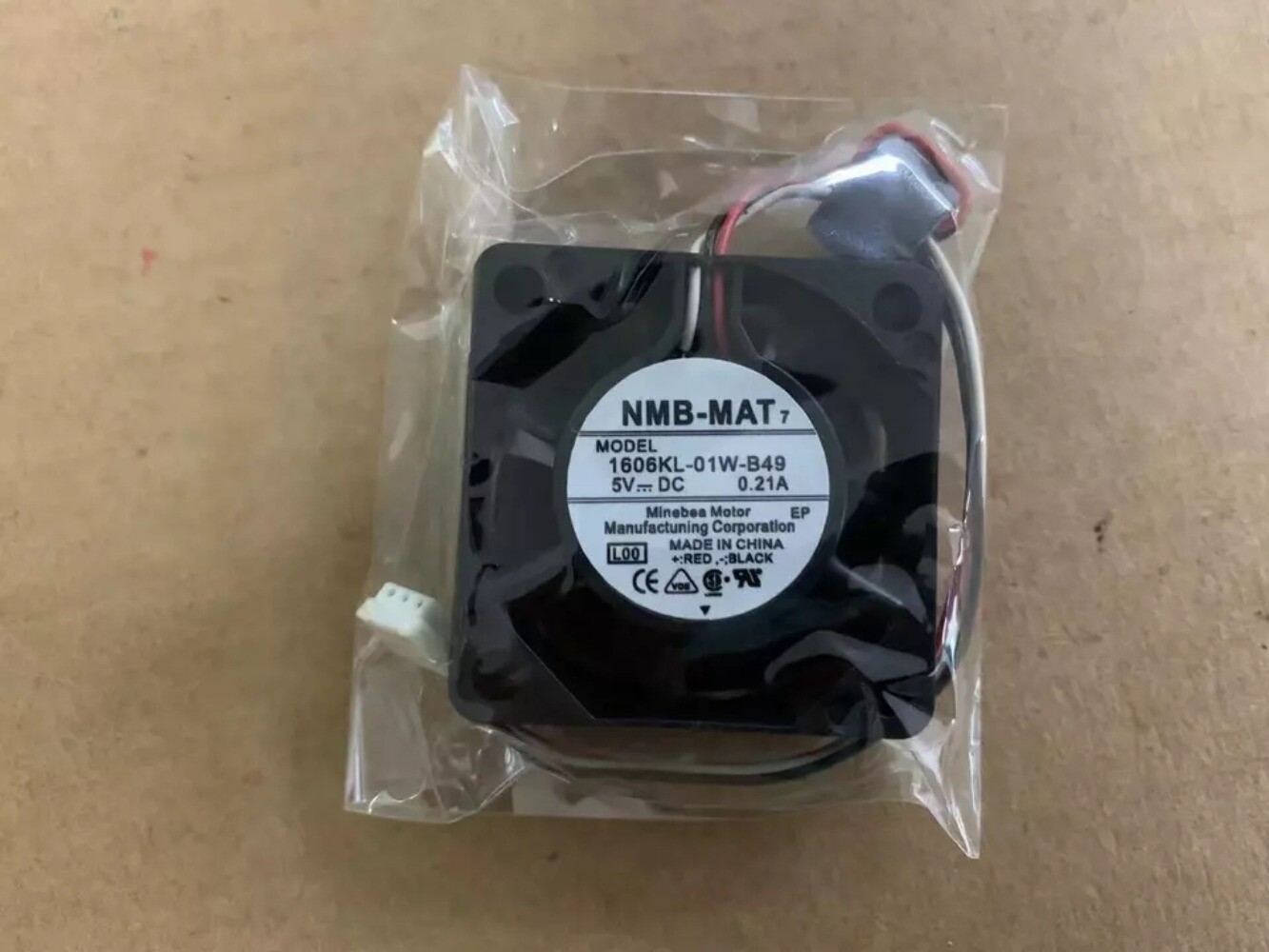 1pcs For NMB-MAT 1606KL-01W-B49 5V 0.21A 3 wire 4 cm 4015 cooling fan