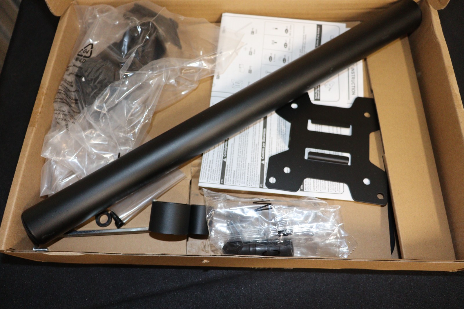 MOUNTUP Single Monitor Stand MU0023 Freestanding VESA Desk Mount for 13-32" New