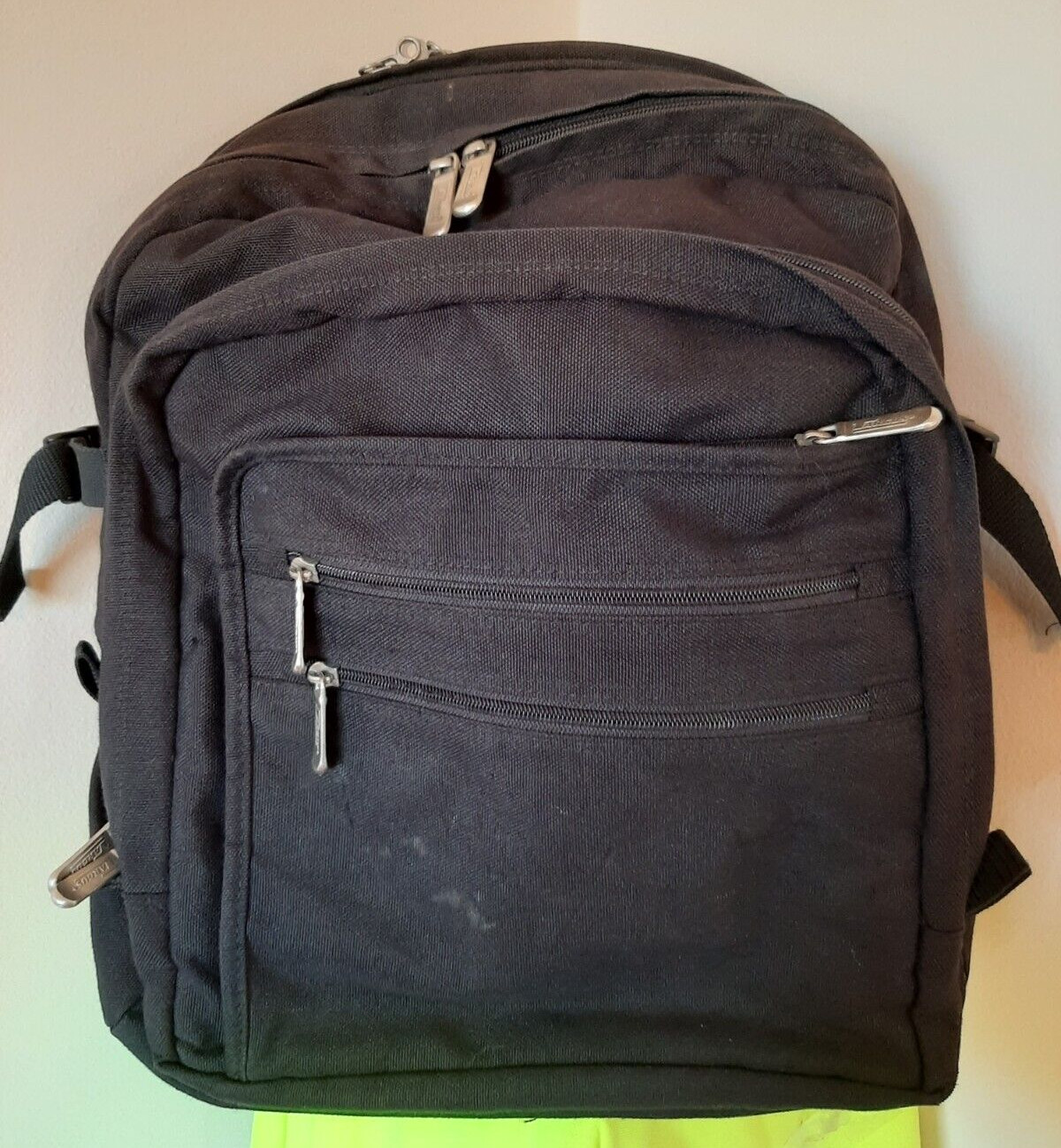 Targus Laptop Backpack Expandable Bag Black 19L 16W, zipper loop lock--VGC