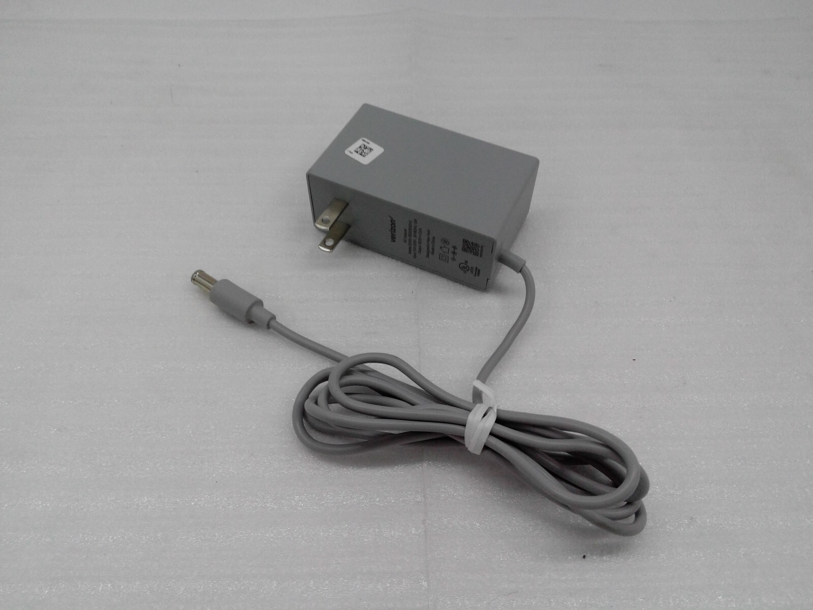 Verizon AC Adapter 12V 5A Wall  Charger S065-1B120500VU 6.5 mm