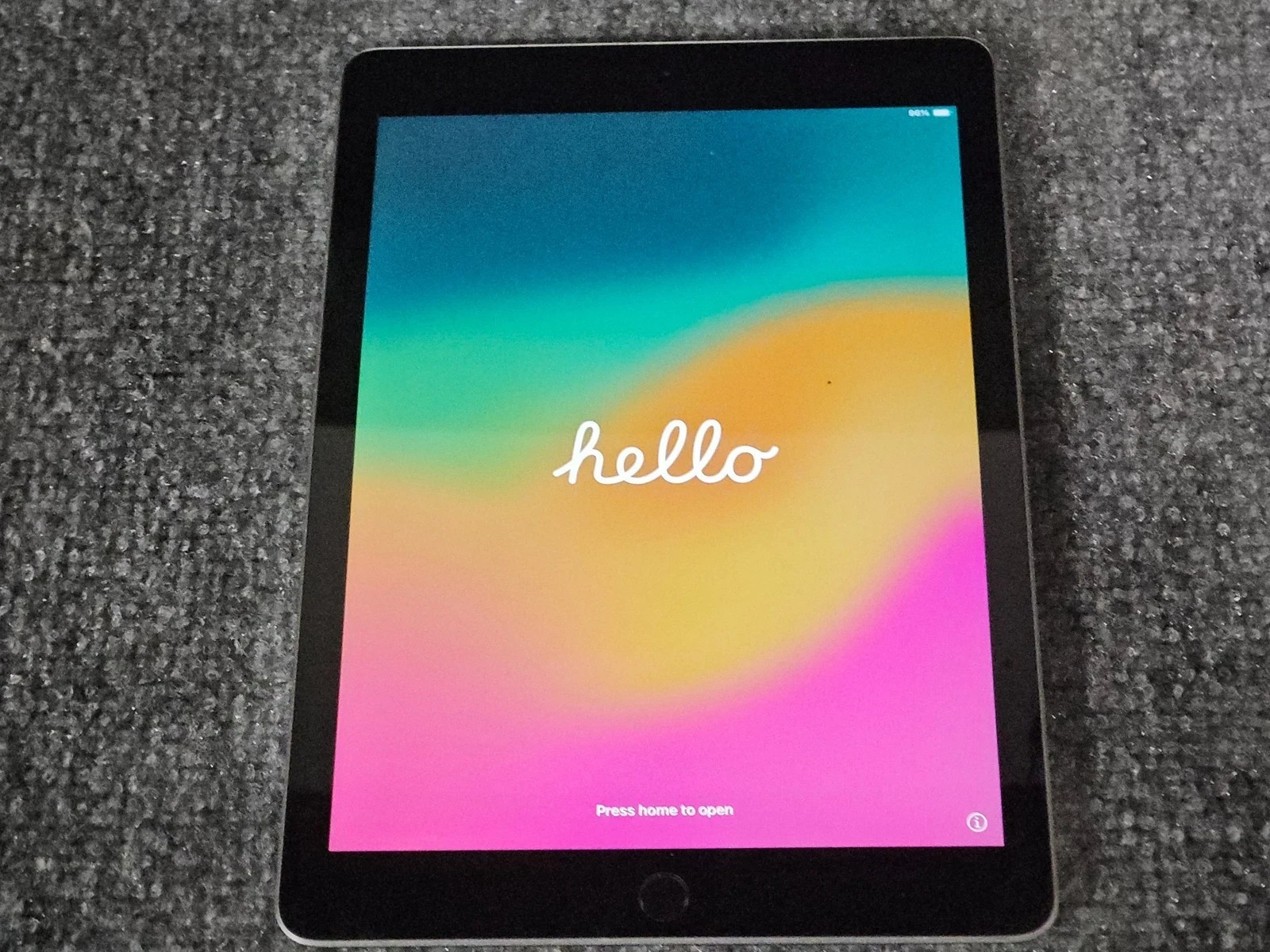 Apple iPad 6th Generation A1893 32GB Black/Space Gray 9.7" Touchscreen Tablet