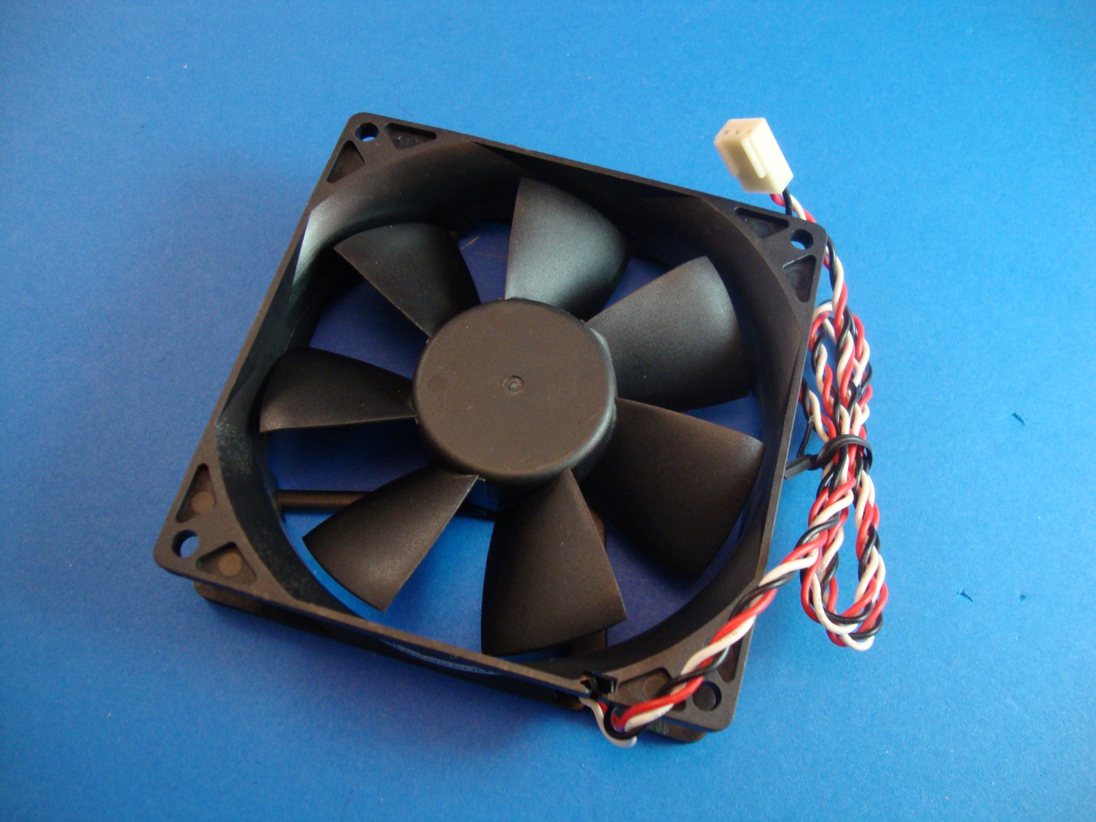 HP Pavilion Media a1657c a1657b a1677c a1710n a1720n Desktop NEW Rear System Fan