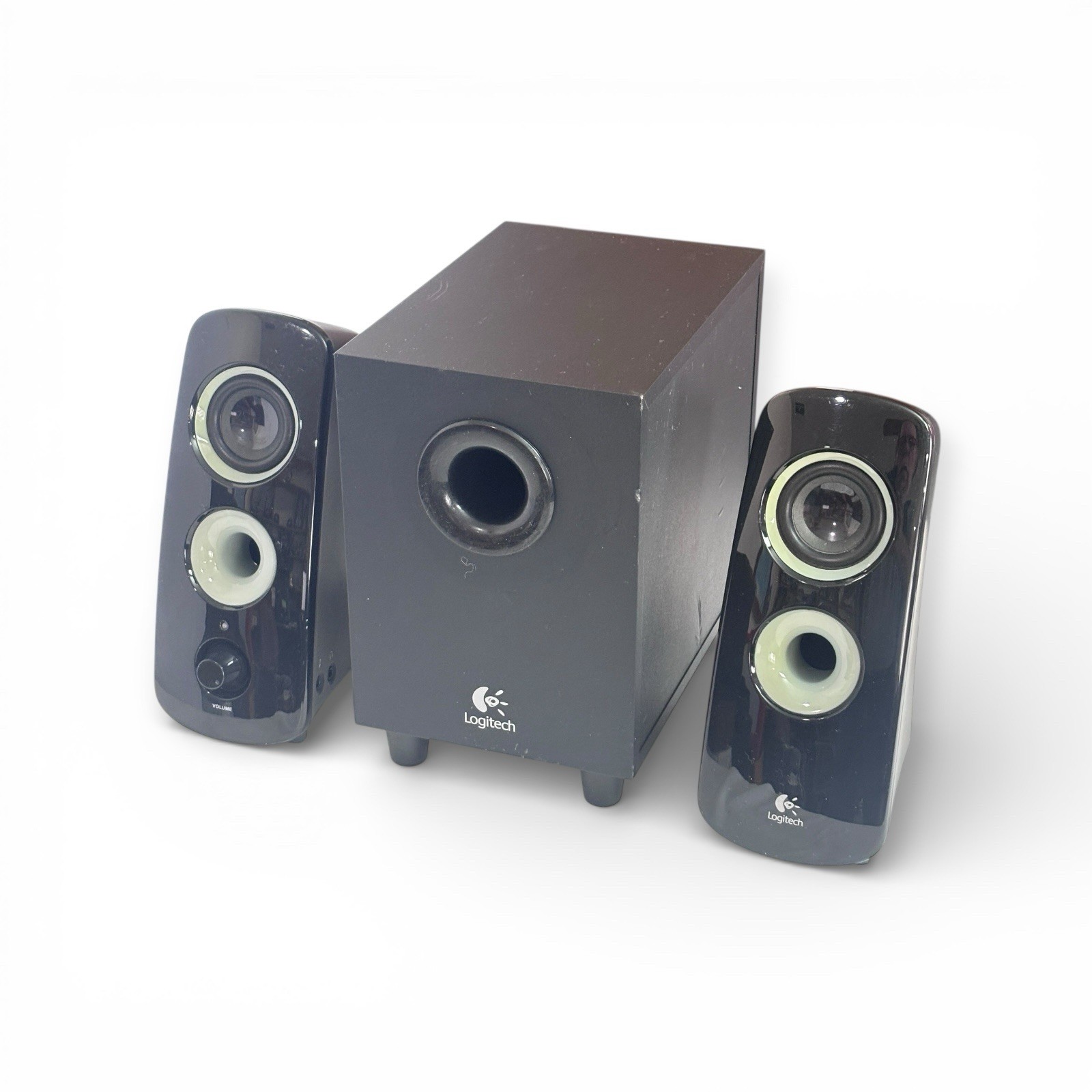Logitech Z323 — 2.1 Channel Computer Speaker System — 30W RMS / 60W Peak