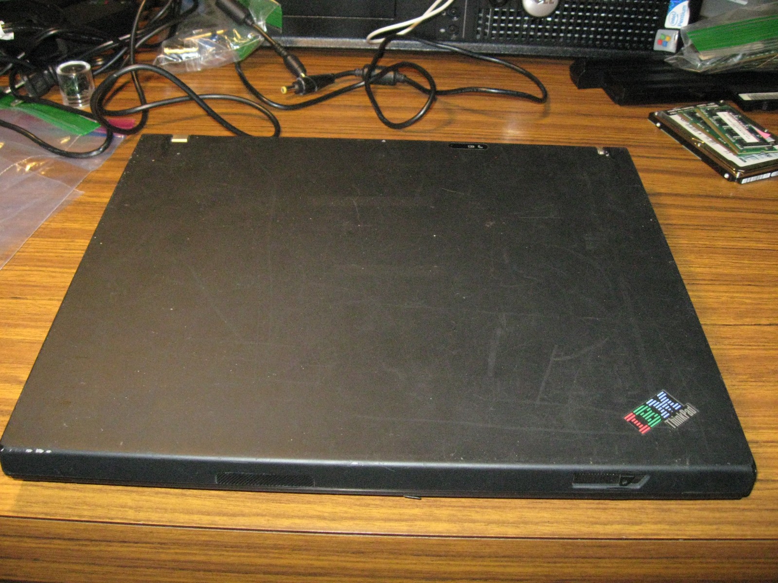 IBM Thinkpad T42 Laptop Computer -- 2373-DE7 / Radeon 9600