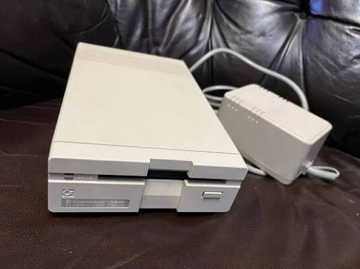  Commodore 1581 3.5" Floppy Disk Drive + PSU Cable Manual Vintage Untested