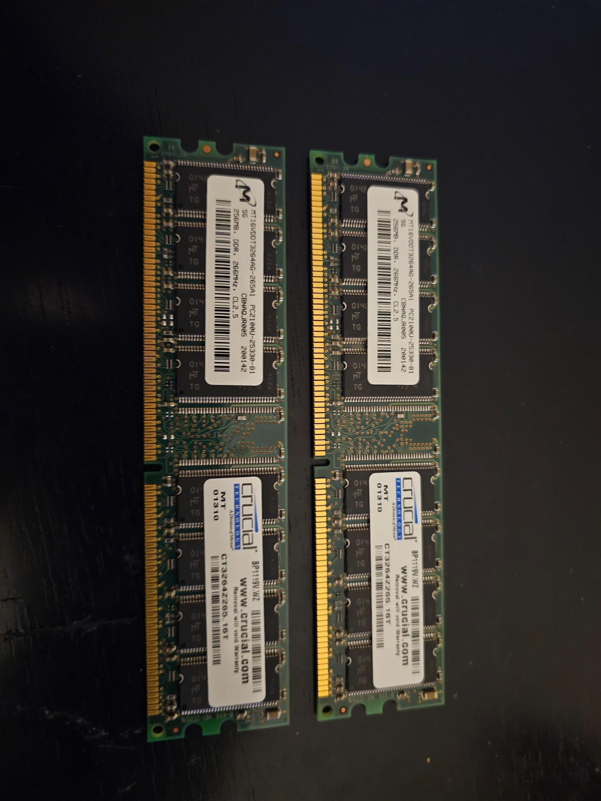 2 X Micron Crucial CT3264Z 265 16T 256MB 185-pin DIMM 32x64 DDRPC2100 New Sealed