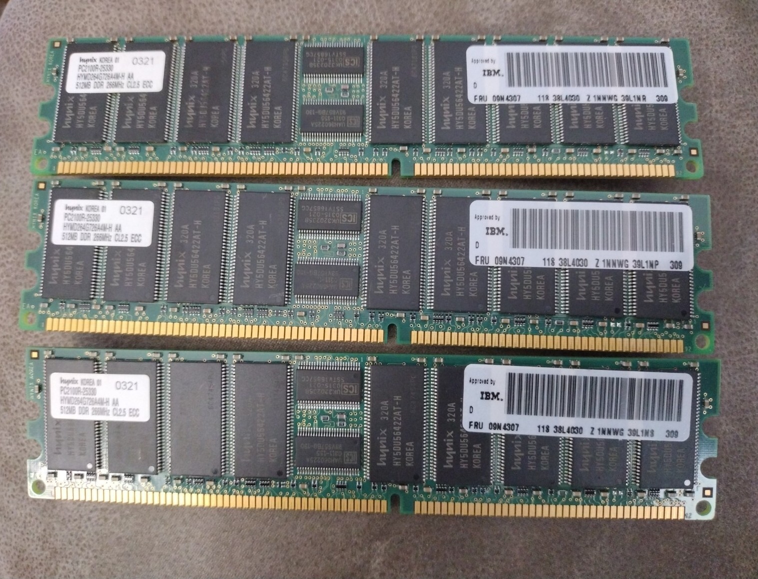 Hynix (3x512MB) DDR1 PC2100R 266MHz CL2.5 ECC Reg Server-Ram HYMD264G726A4M-H AA