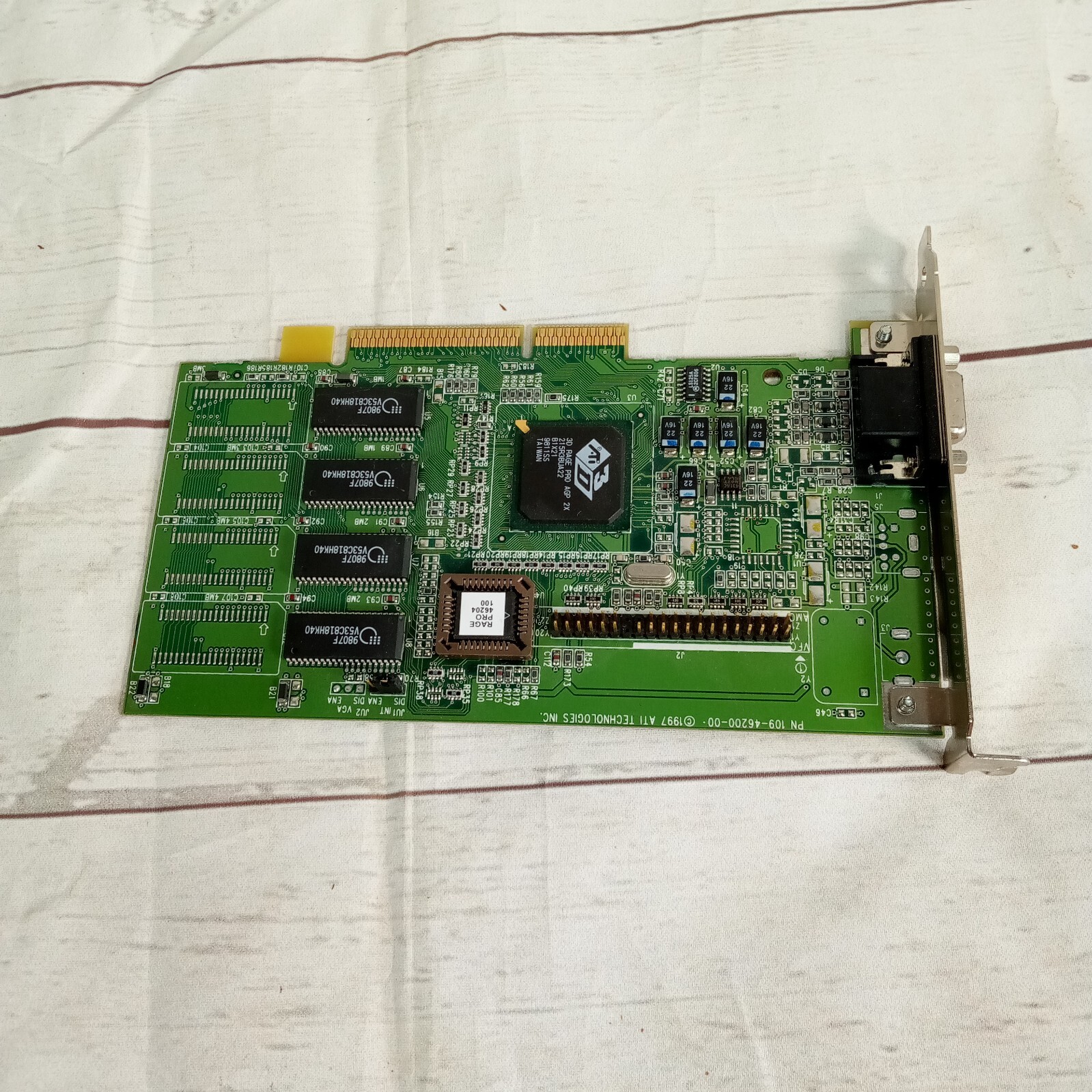 ATI Technologies Inc Vertex M19810 94V-0 E137137 Video Graphic Card 109-46200-00