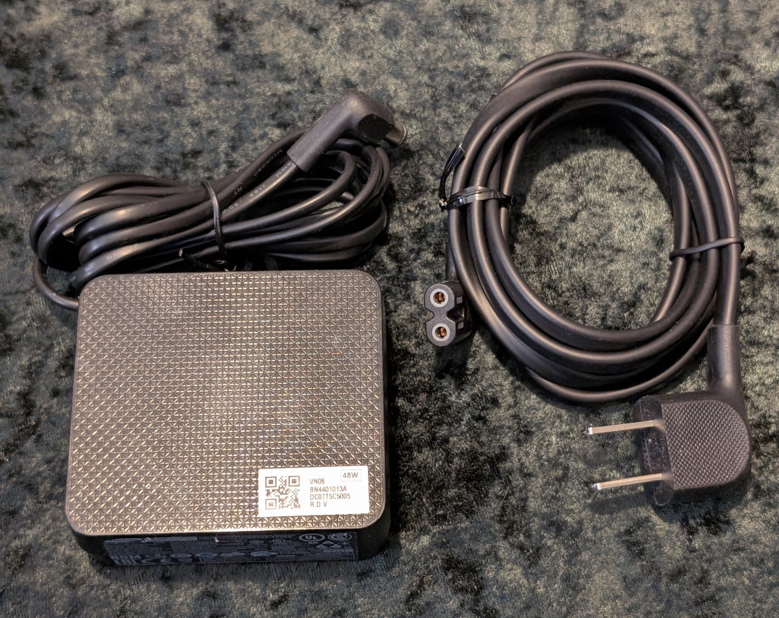 Genuine Samsung Monitor Charger AC Power Adapter BN4401013A 19V 2.53A 48W